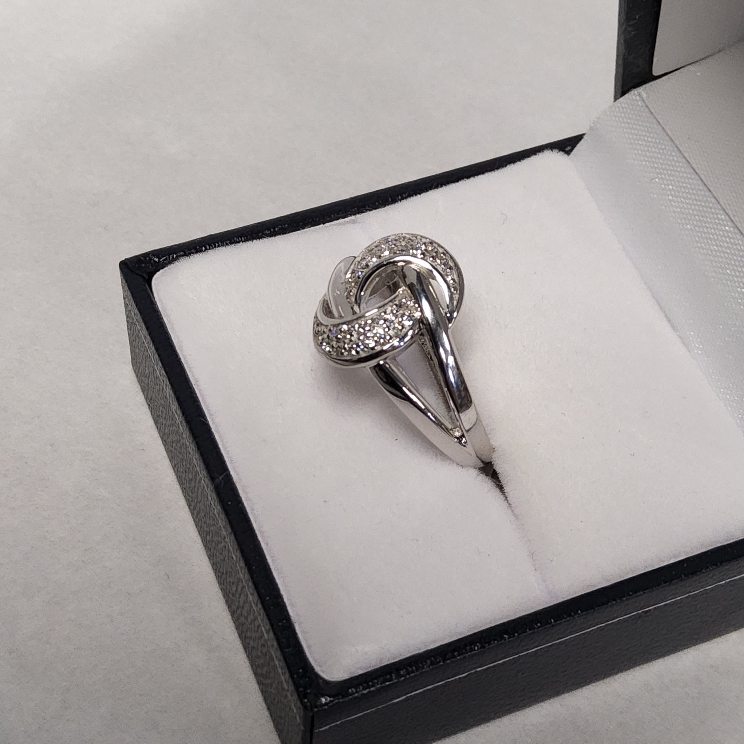 Diamond Ring 603U40