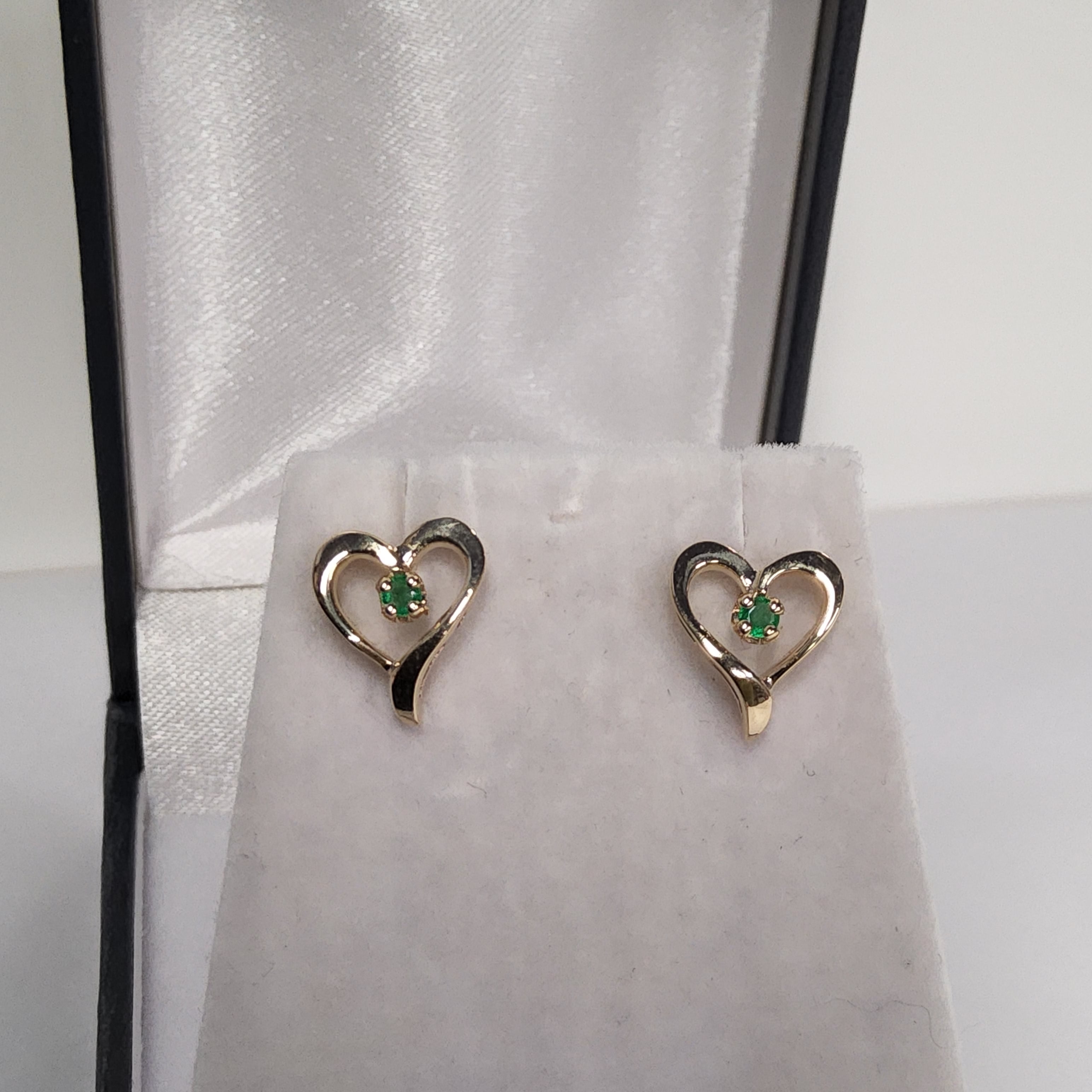 Round Cut Emerald Earrings- Heart E821