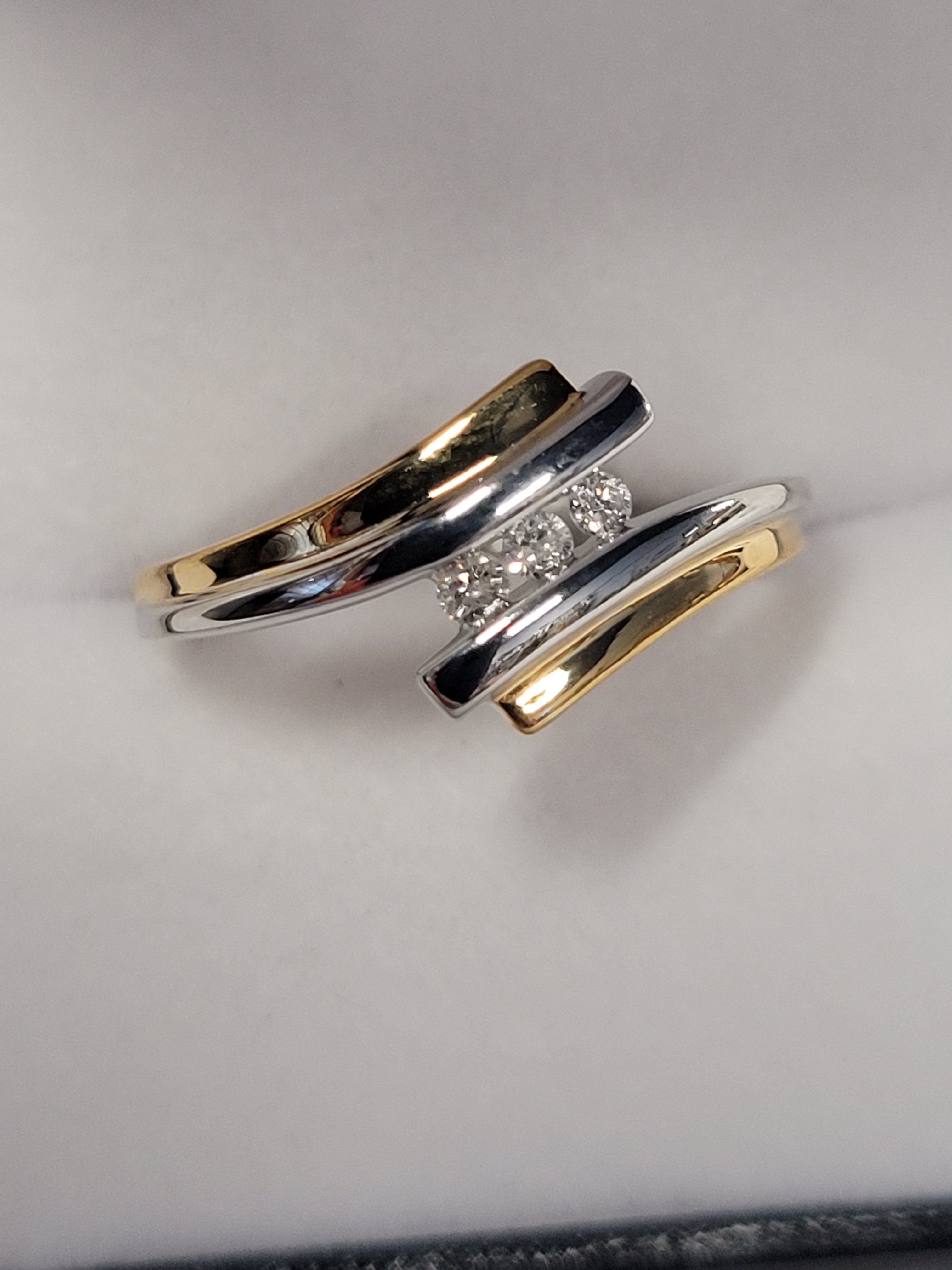Diamond Two-Tone Ring SR5936