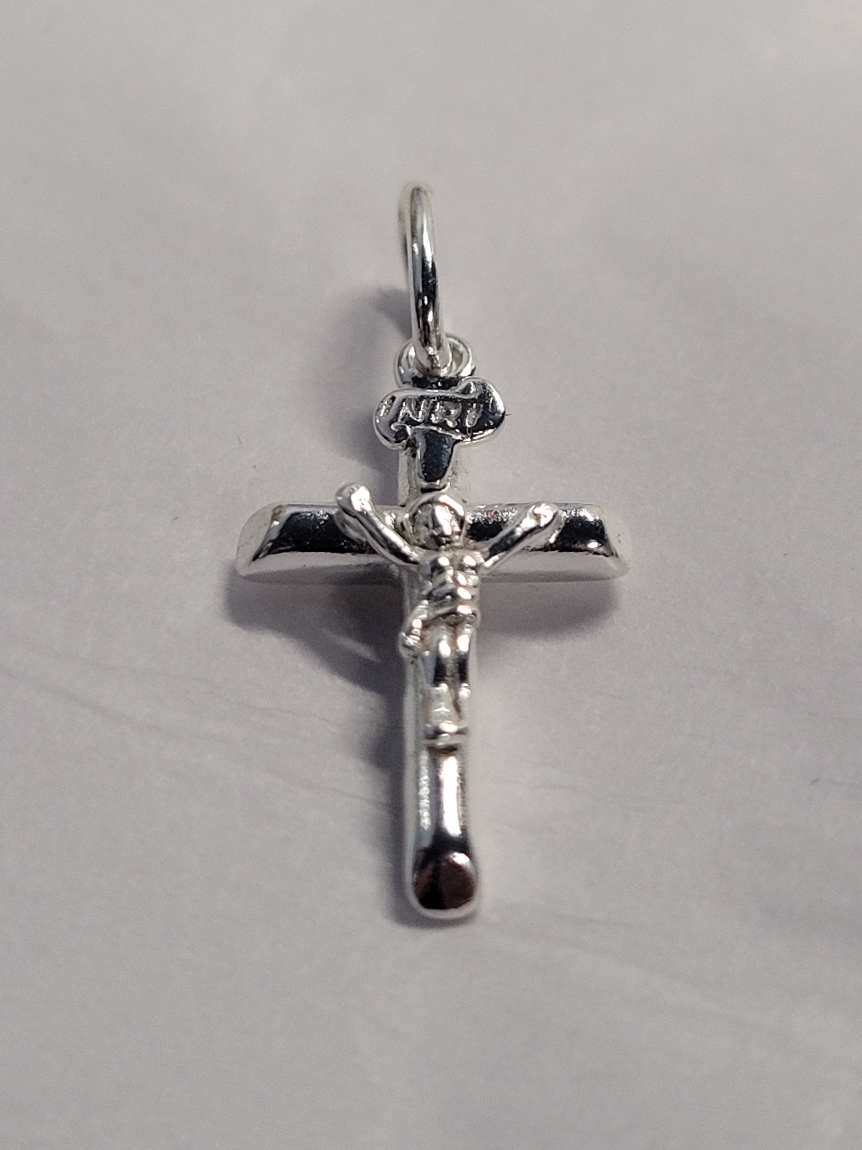 S/SCharm - Crucifix 3547