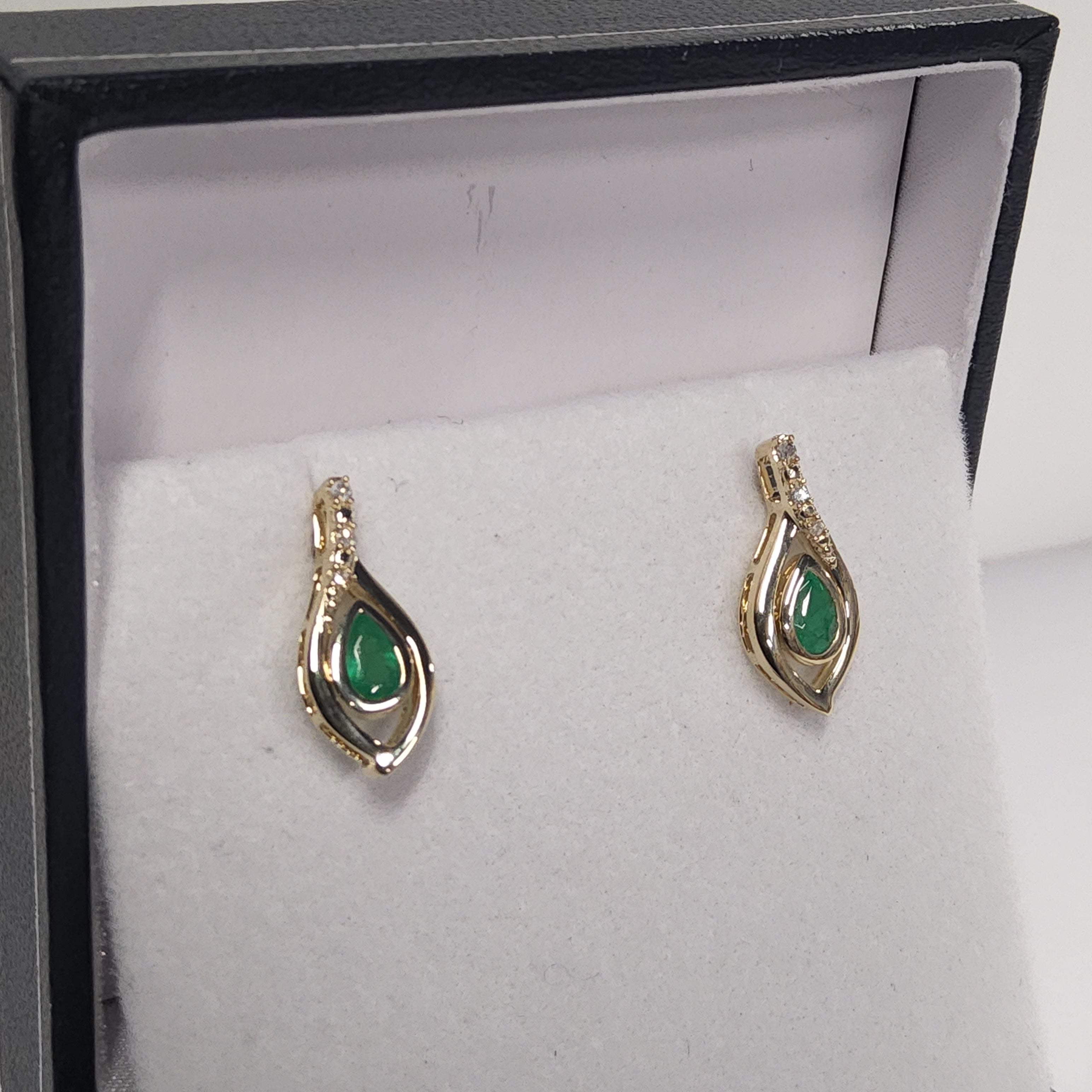 Pear Shape Cut Emerald Earrings with Diamonds - JE01091