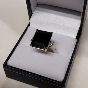 Garnet Ring with Diamonds LB195