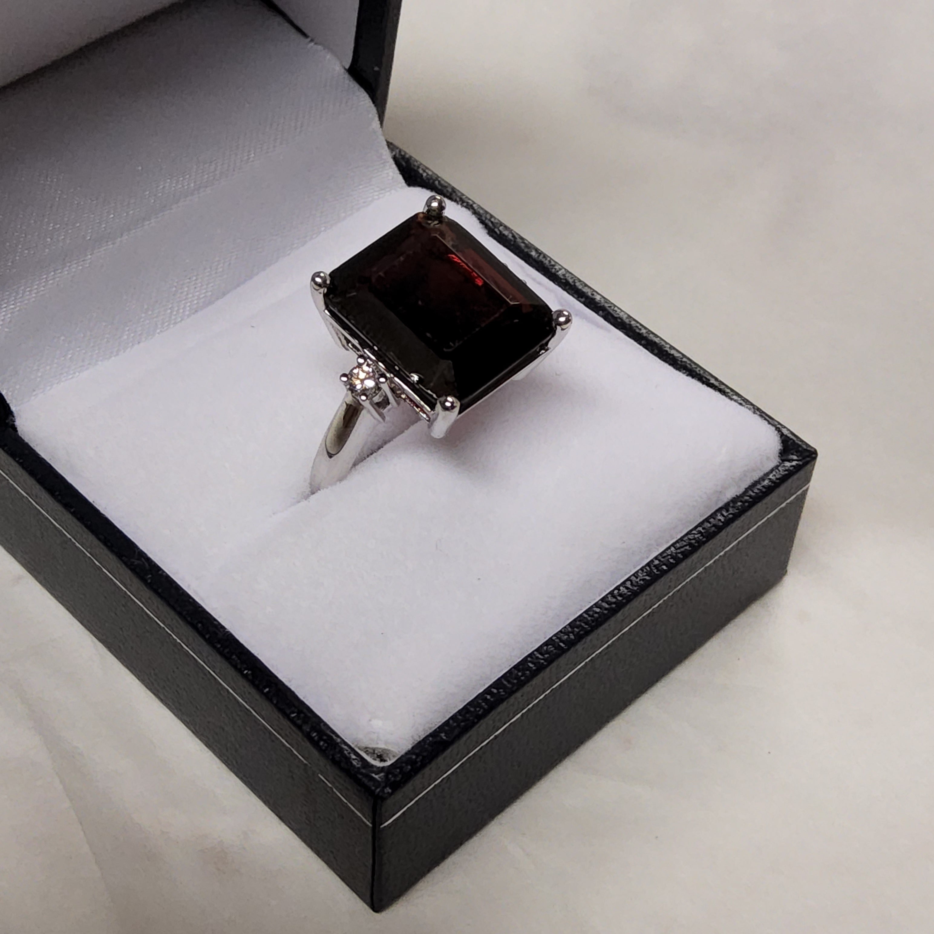 Garnet Ring with Diamonds LB195