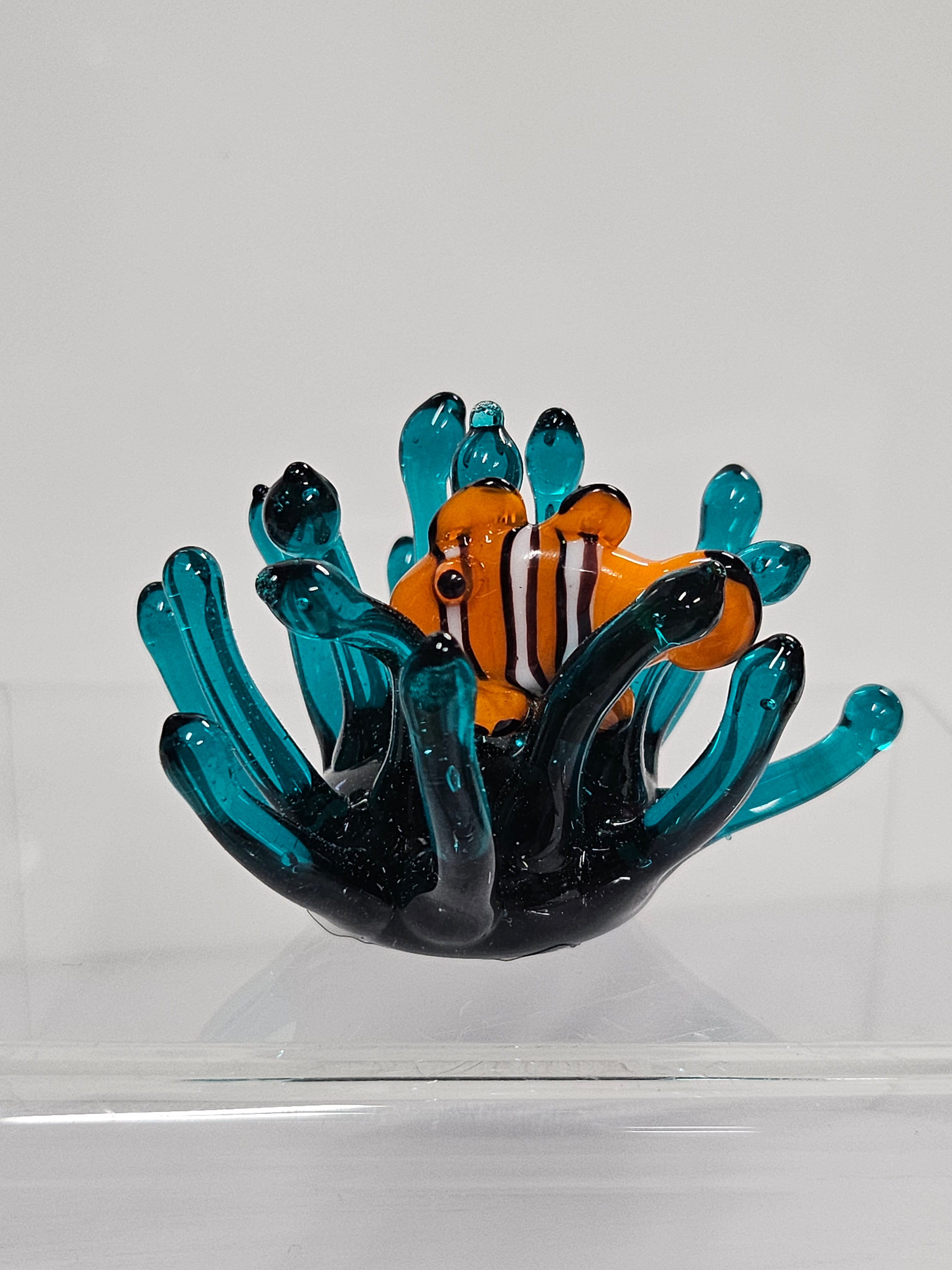 Glass Figurine - Mini Clownfish in Anemone - 26672