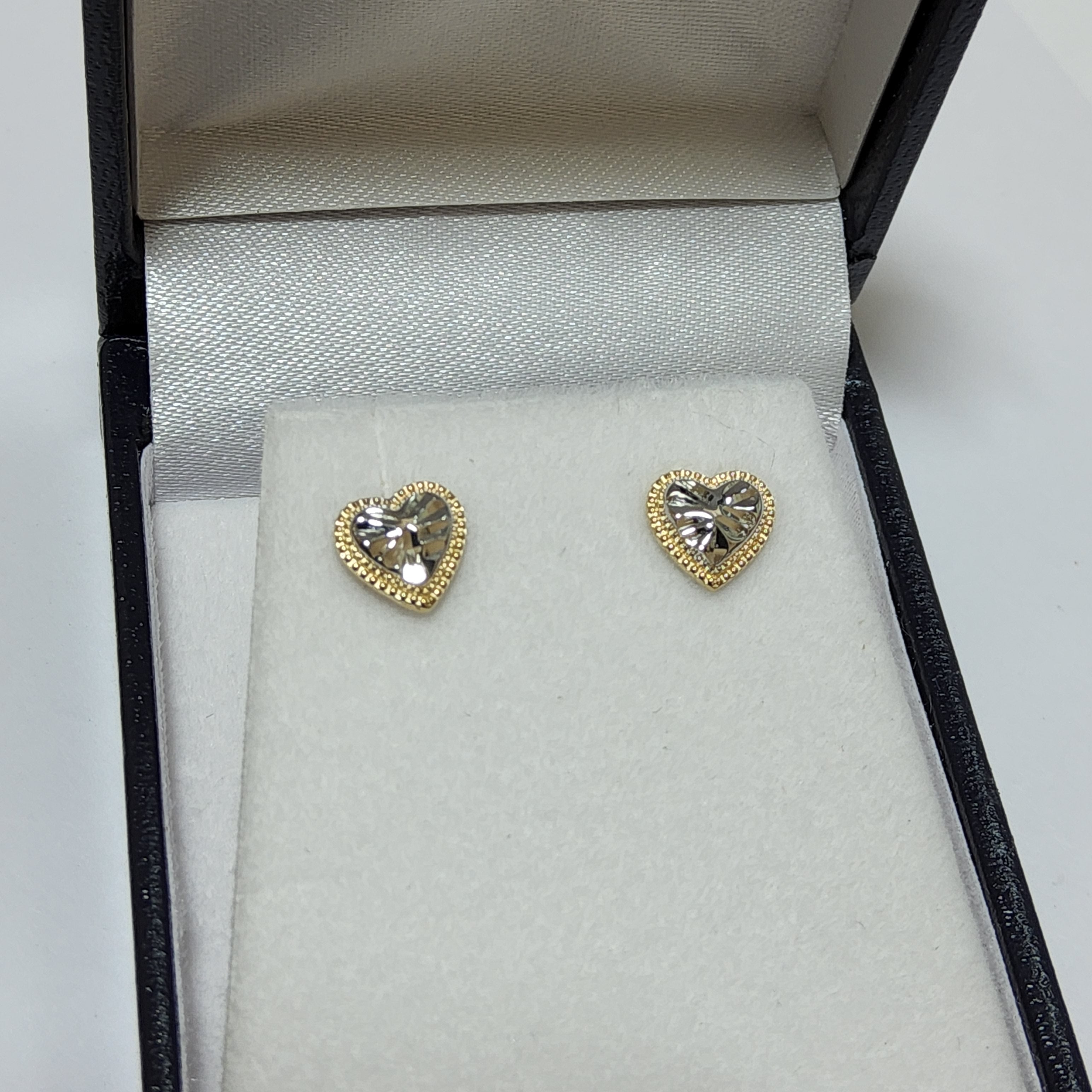 Gold Stud Earrings - Heart - 14Kt - TE910