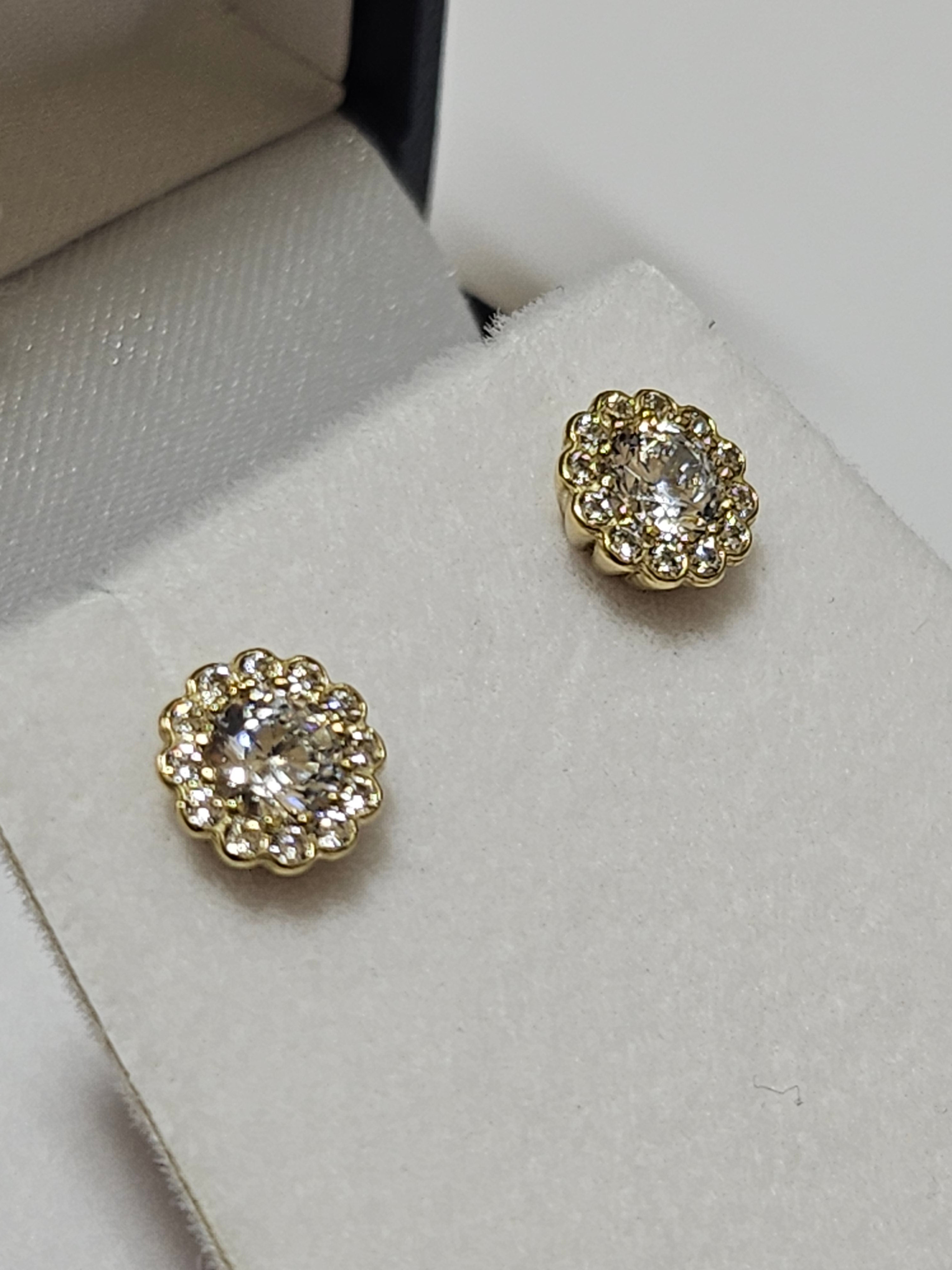 Gold Stud Earrings - Round with cubic zirconia - 336