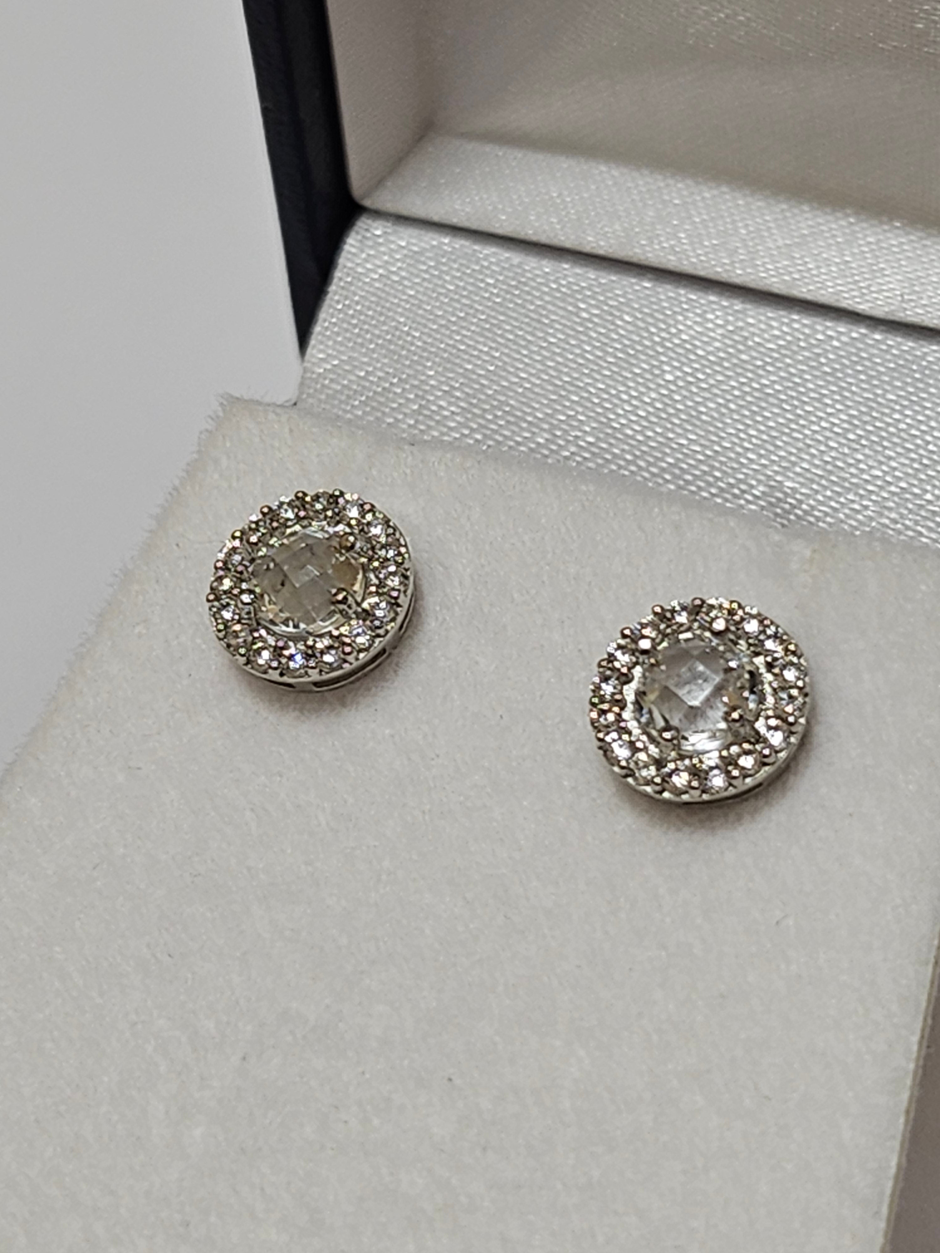 Gold Stud Earrings - Round with cubic zirconia - 338