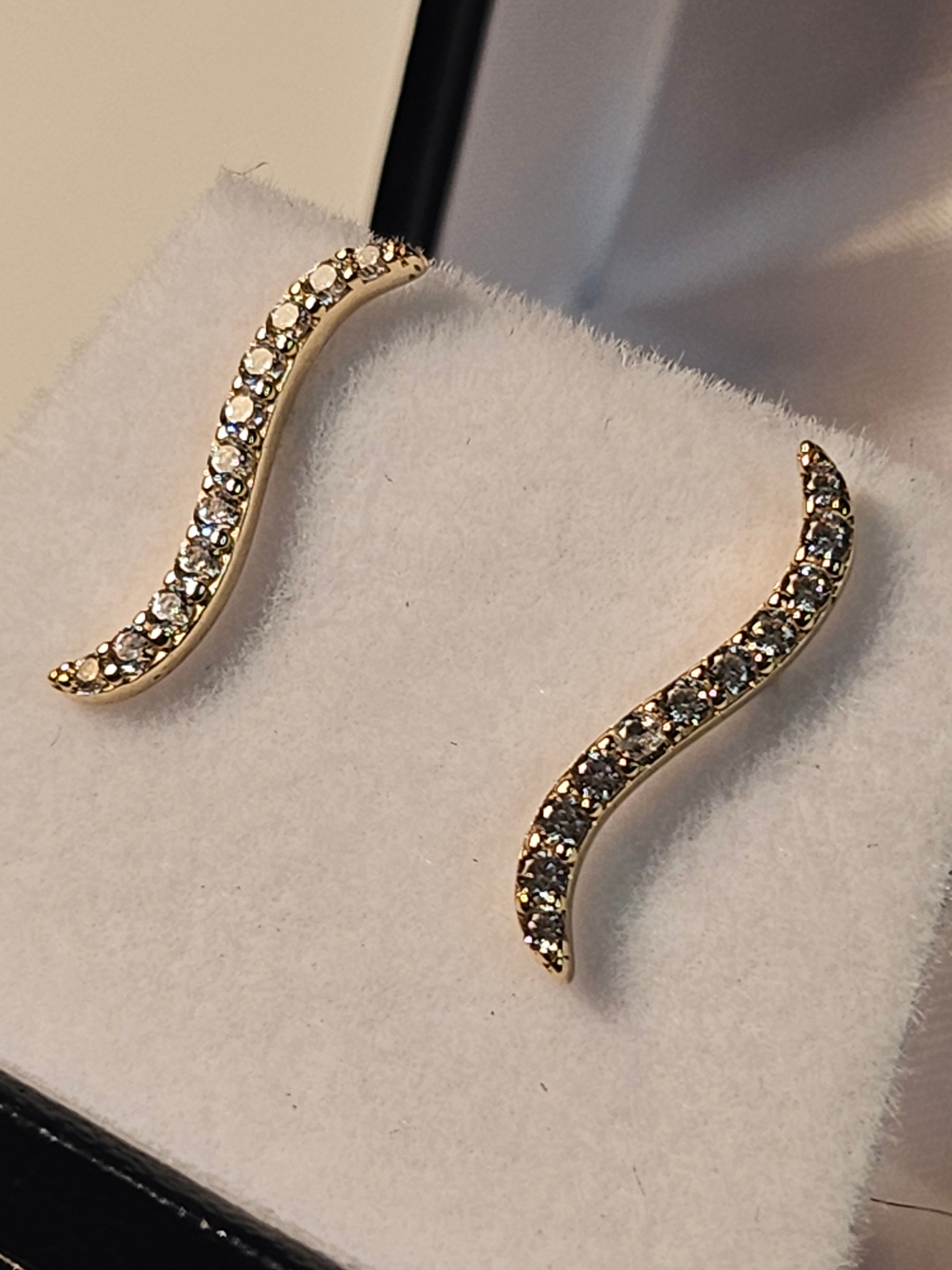 Stud Earrings - Yellow Gold 10Kt - Modern Design - $266