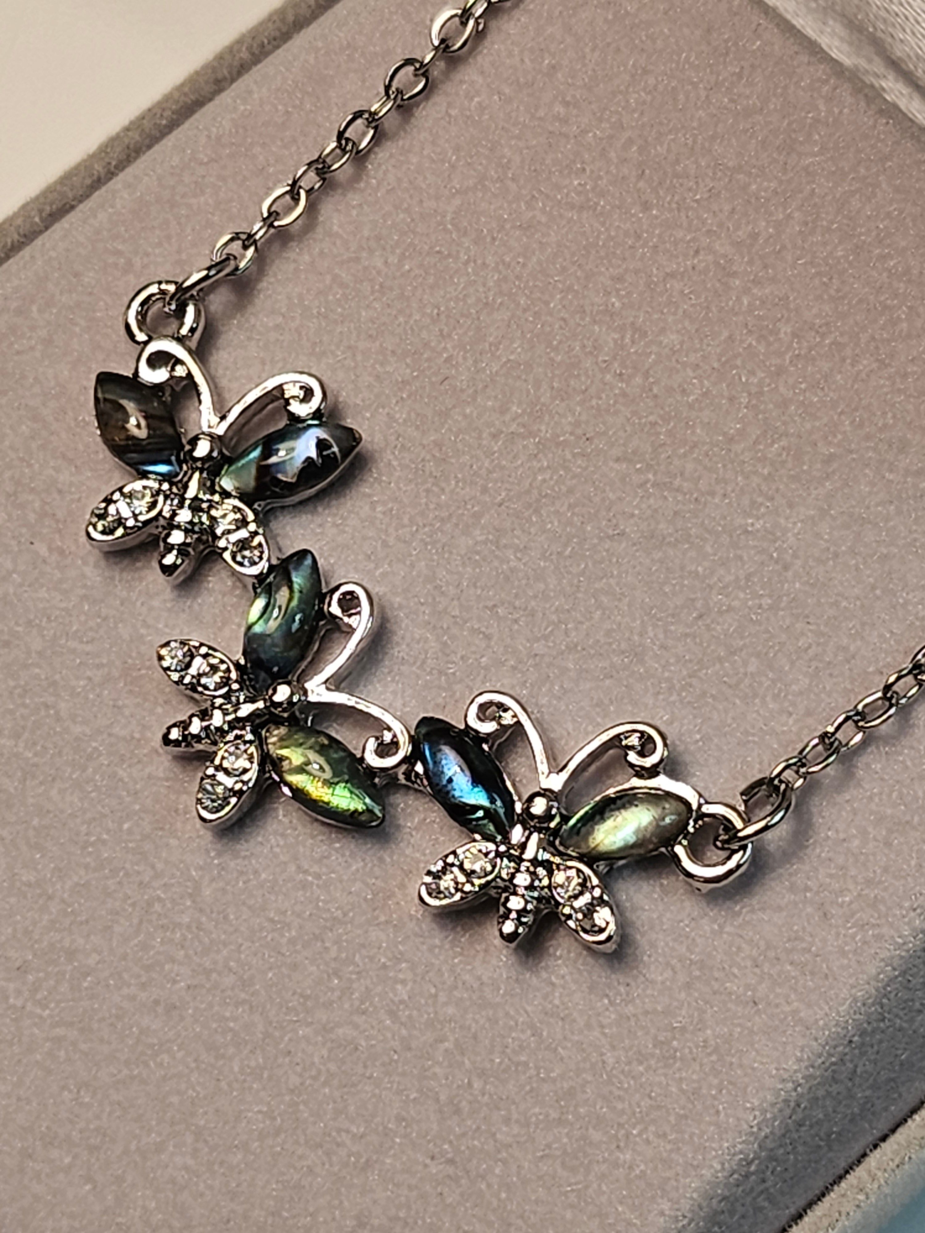 Storrs Necklet - Butterfly Trio - Glacier Pearle - 8021207