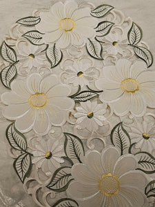 Table Linen - New Daisy - Assorted Sizes - 997