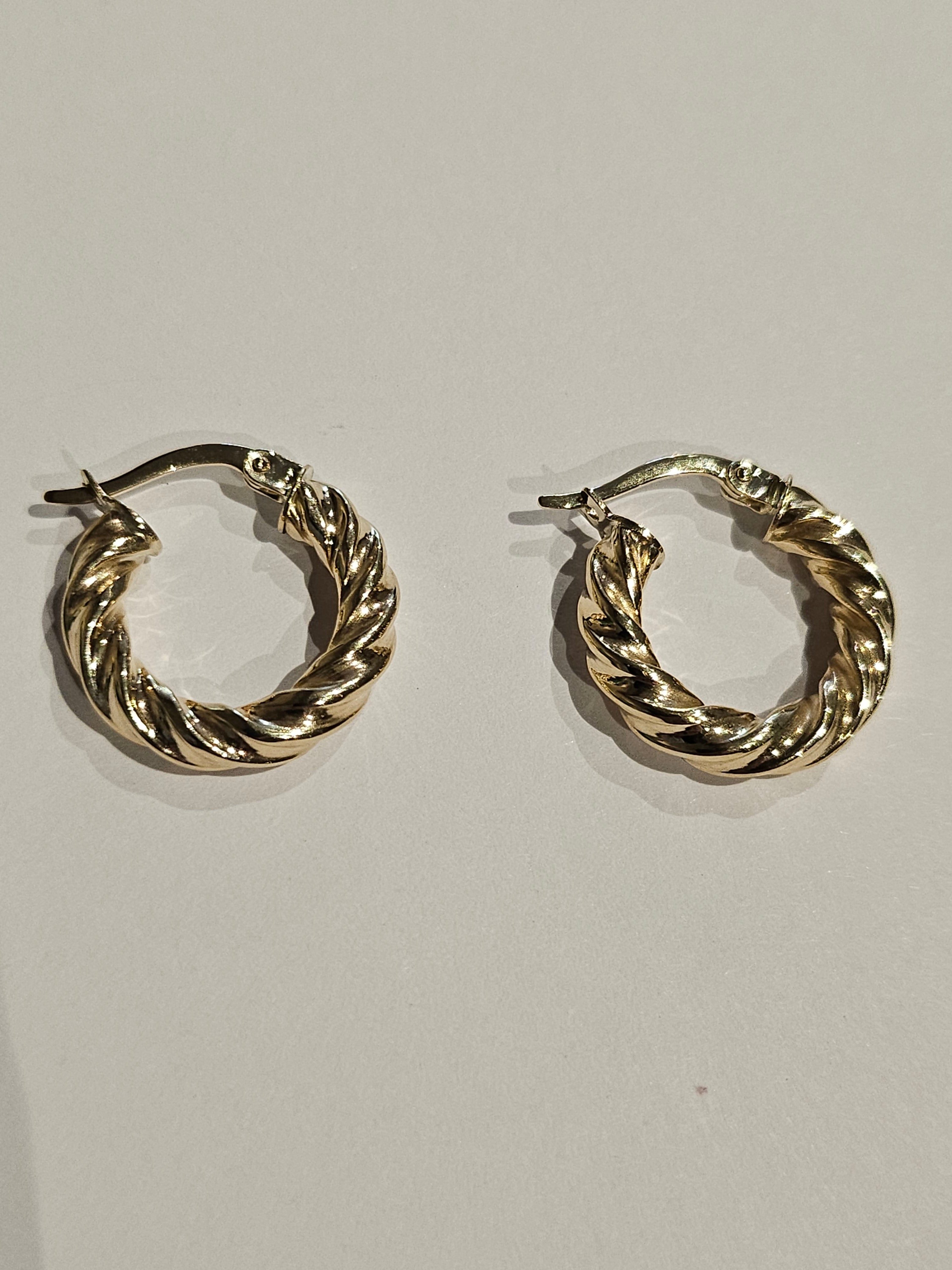Hoop Earrings - 17mm - Yellow Gold 10Kt - $368