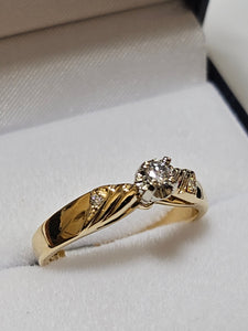 Diamond Engagement Ring - Yellow Gold - H1651