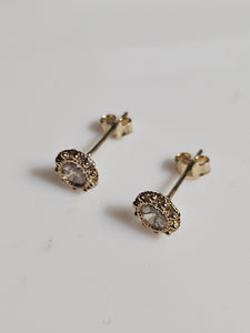 Stud Earrings - Yellow Gold 10Kt - Solitaire - $218
