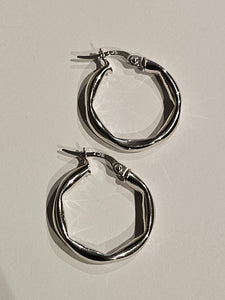 Hoop Earrings - 20mm - White Gold 10Kt - $368
