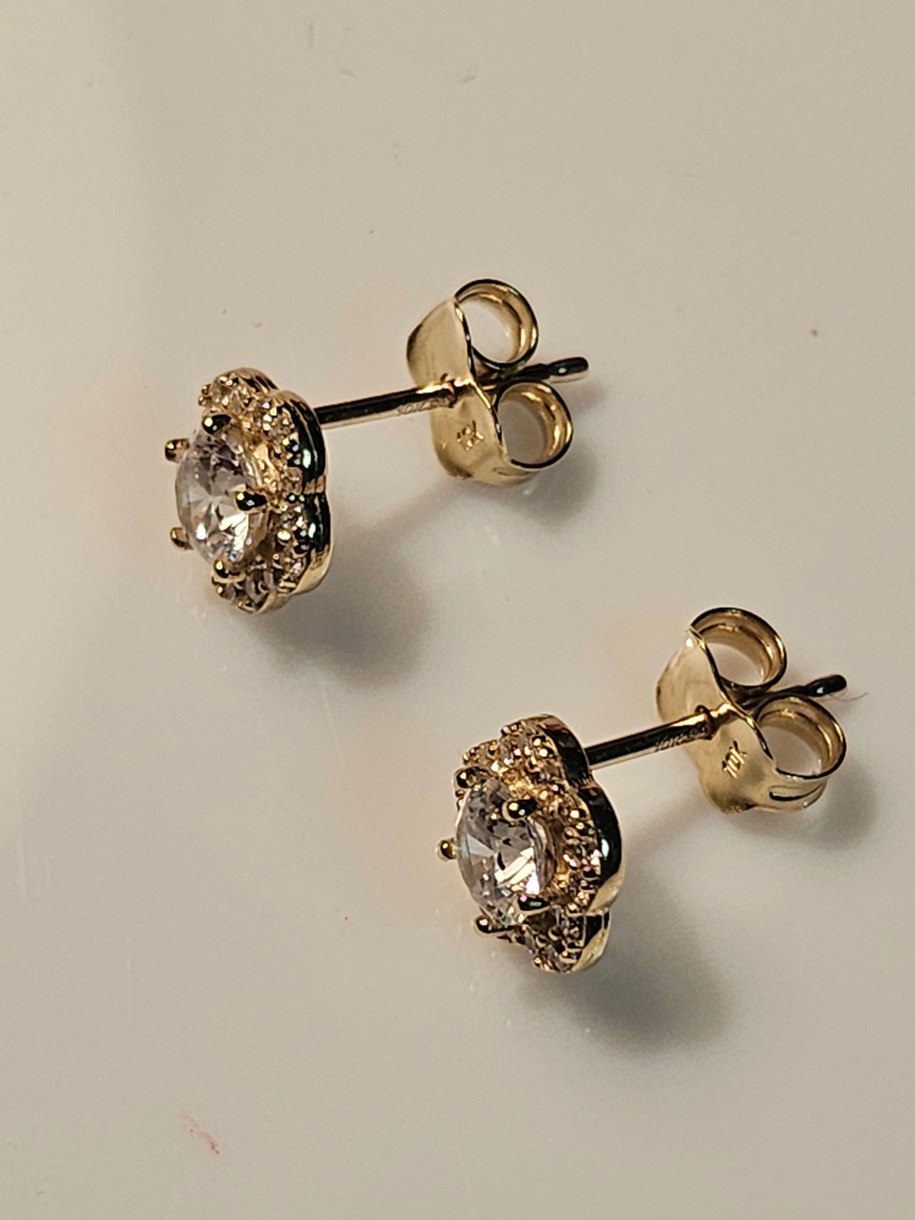 Stud Earrings - Yellow Gold 10Kt - Floral Design - $314