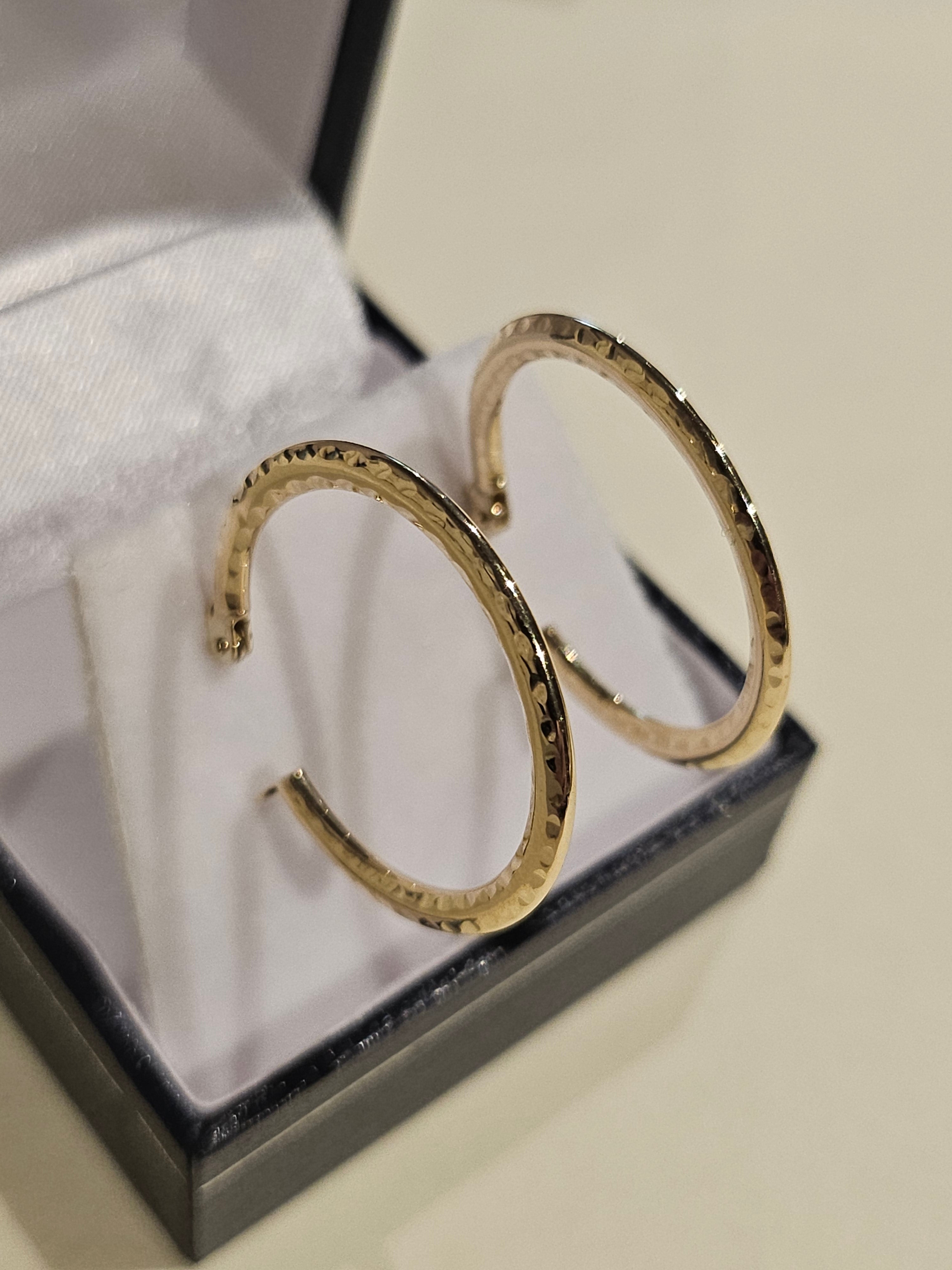 Hoop Earrings - 24mm - Yellow Gold 10Kt - $242