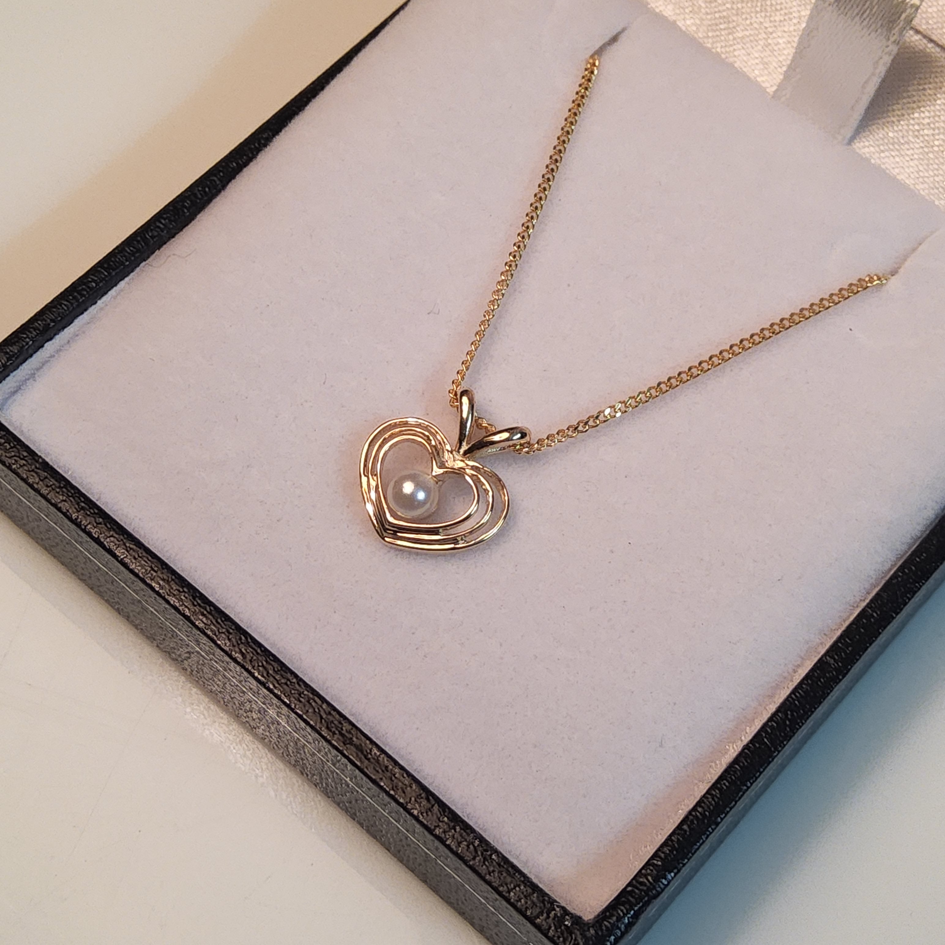 Pearl Pendant - Nested Hearts