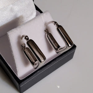 Square Hoop Earrings - 14mm - White Gold 10Kt - $435