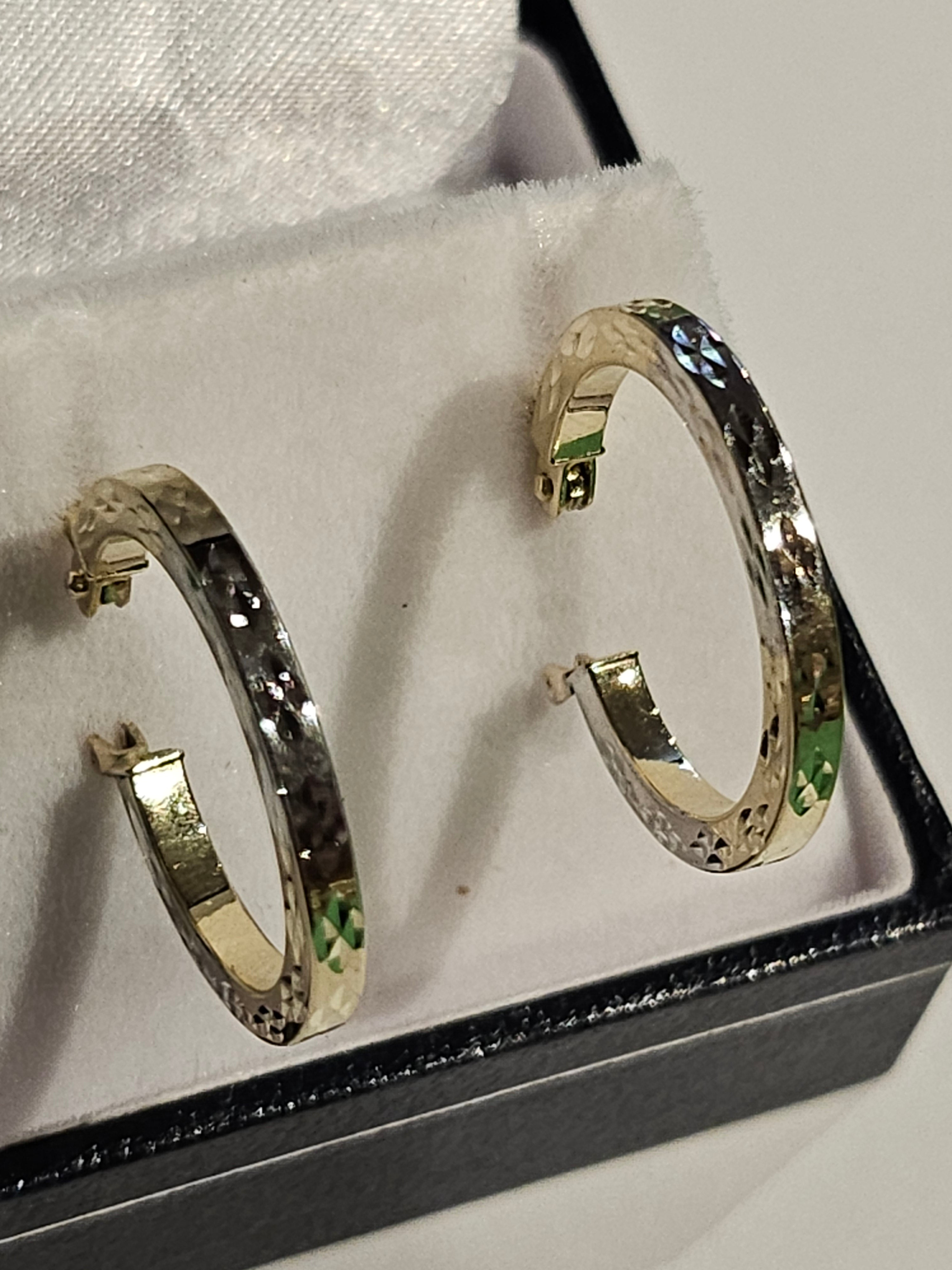 Hoop Earrings - 19mm - Two-tone Gold 10Kt - $299
