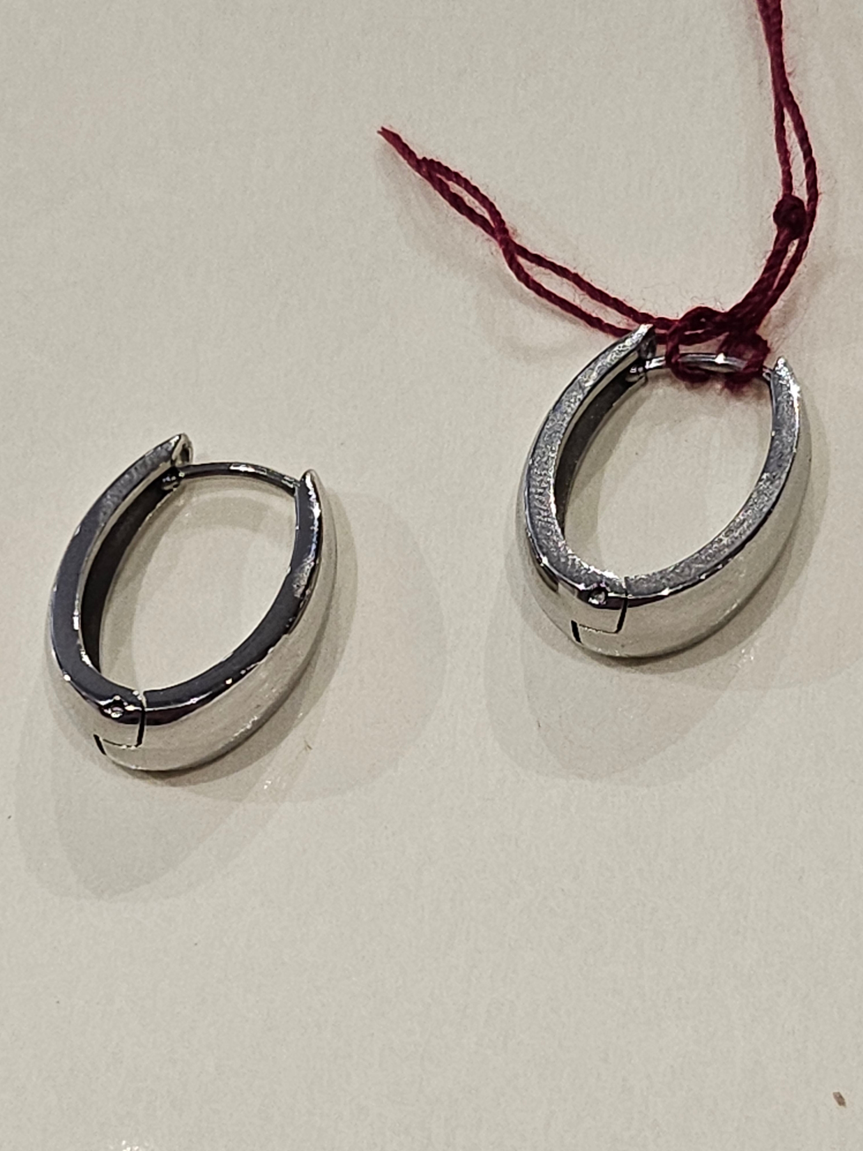 STEELX S/SEarrings - Oval Hoop - Huggie