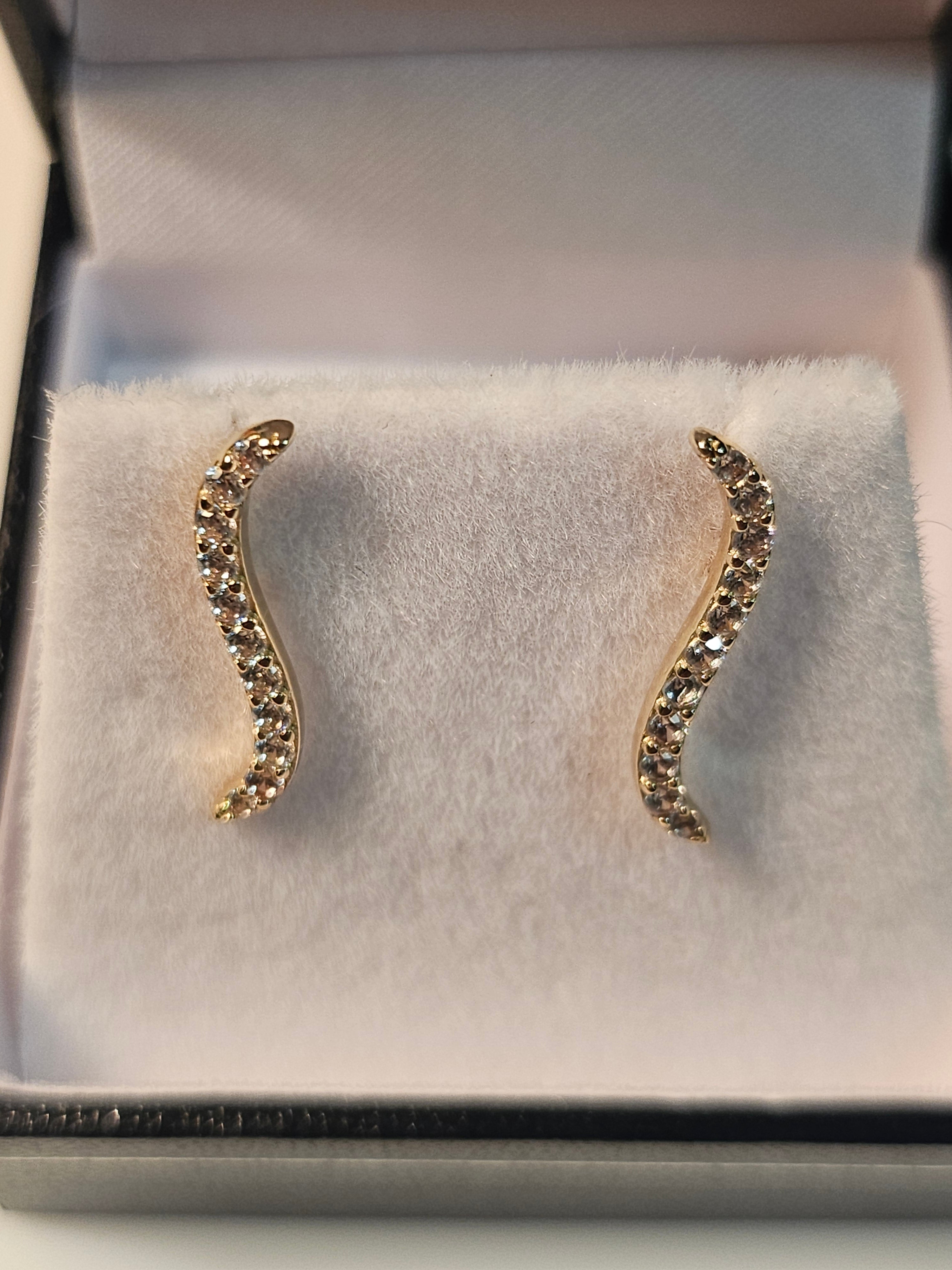 Stud Earrings - Yellow Gold 10Kt - Modern Design - $266