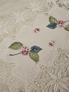 Table Linen - Hydrangea (Pink) - Assorted Sizes - A131