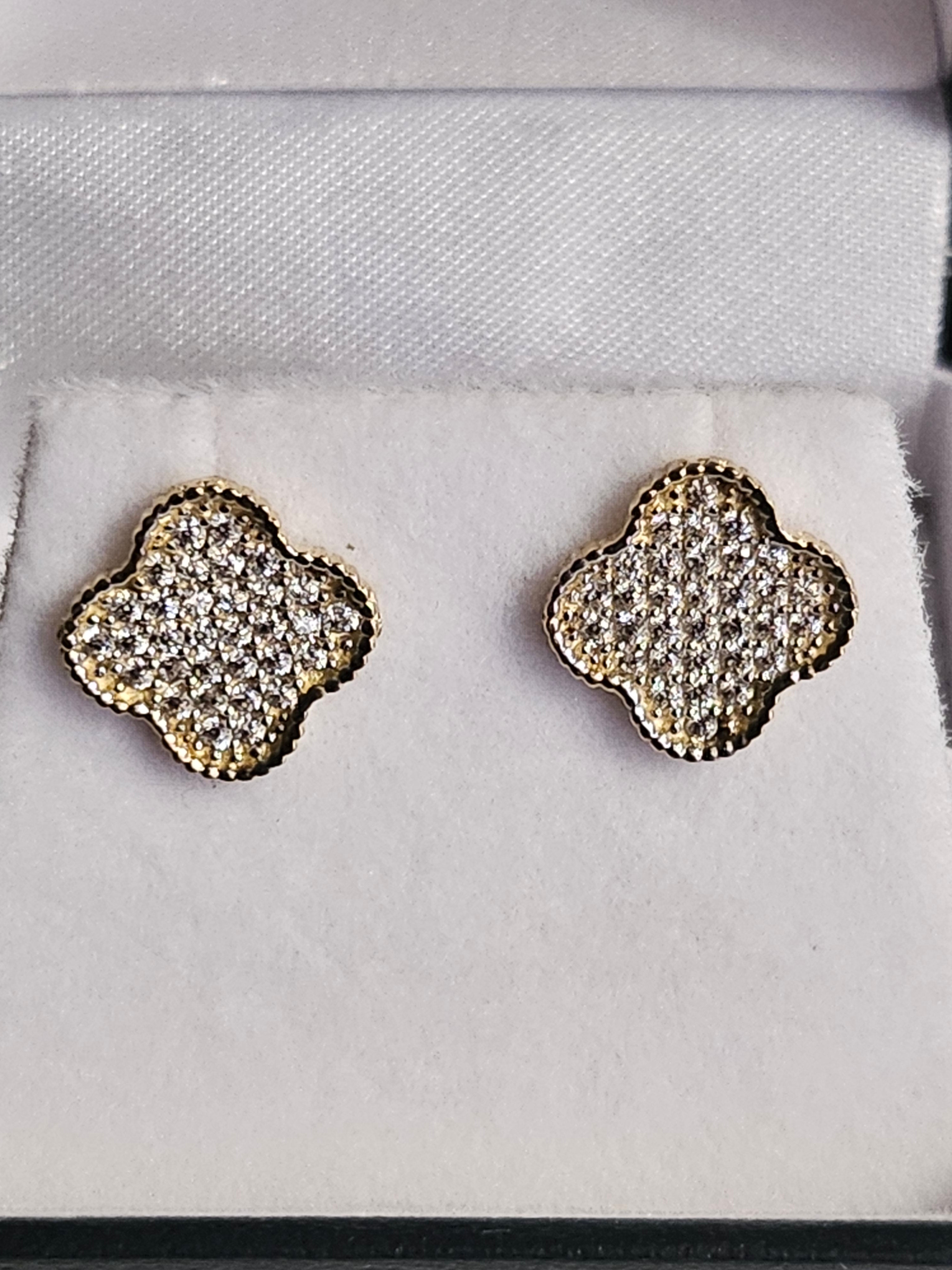 Stud Earrings - Yellow Gold 10Kt - Four-lobed Design - $387
