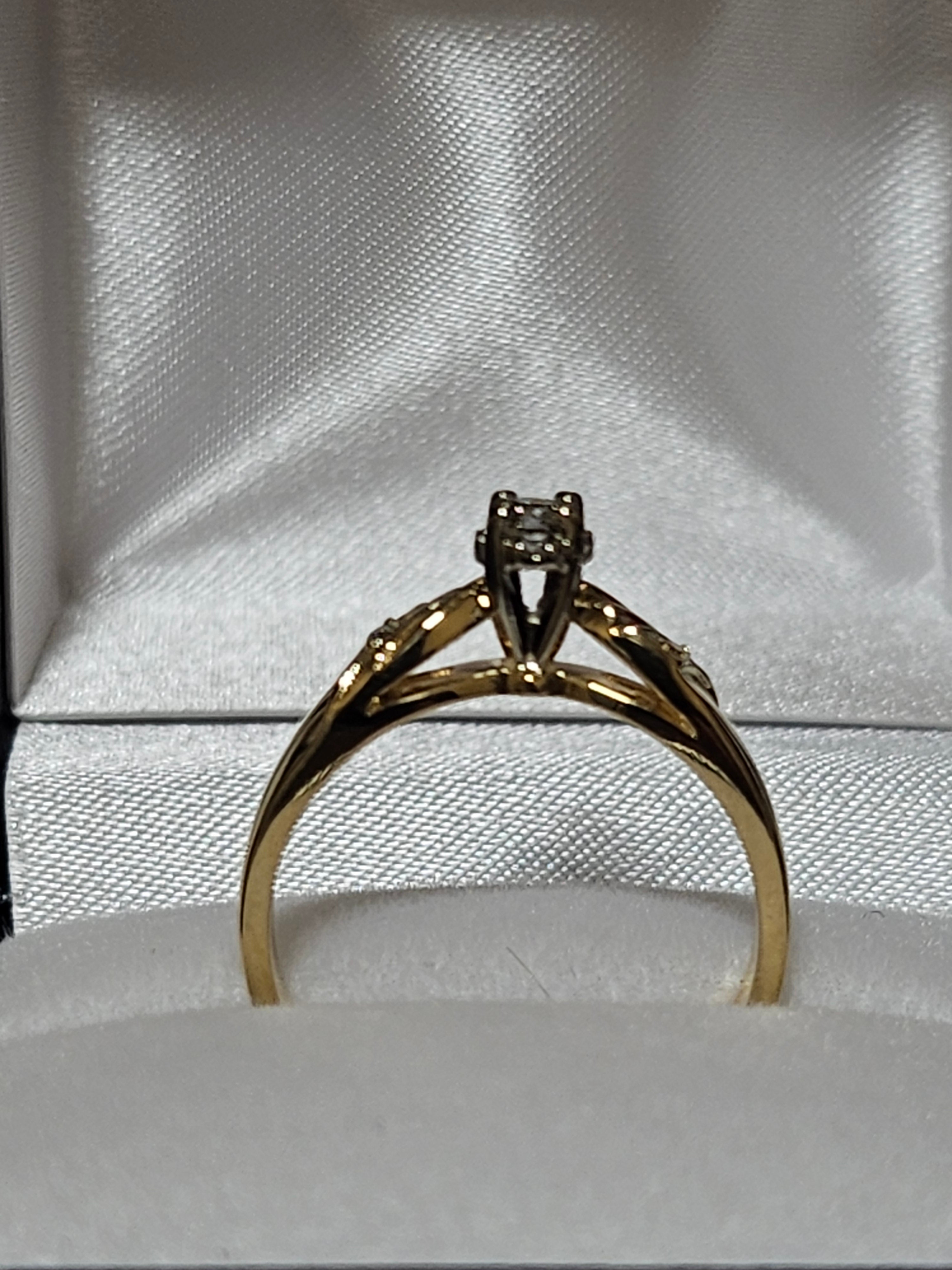 Diamond Engagement Ring - Yellow Gold - H1651