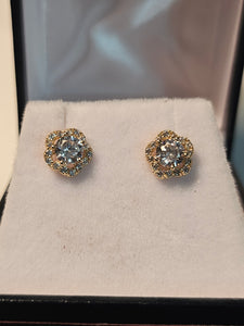 Stud Earrings - Yellow Gold 10Kt - Floral Design - $314