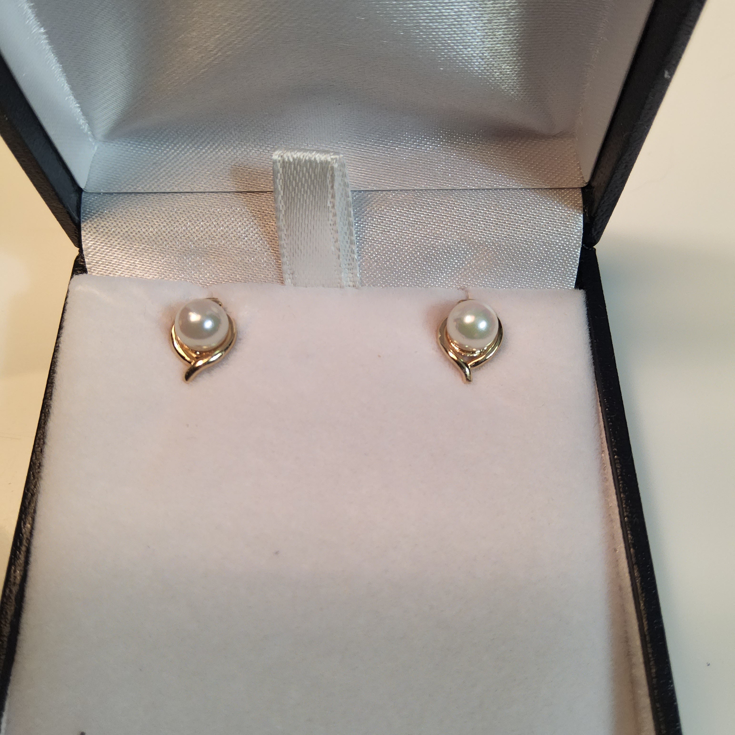 Pearl Earrings - E1130