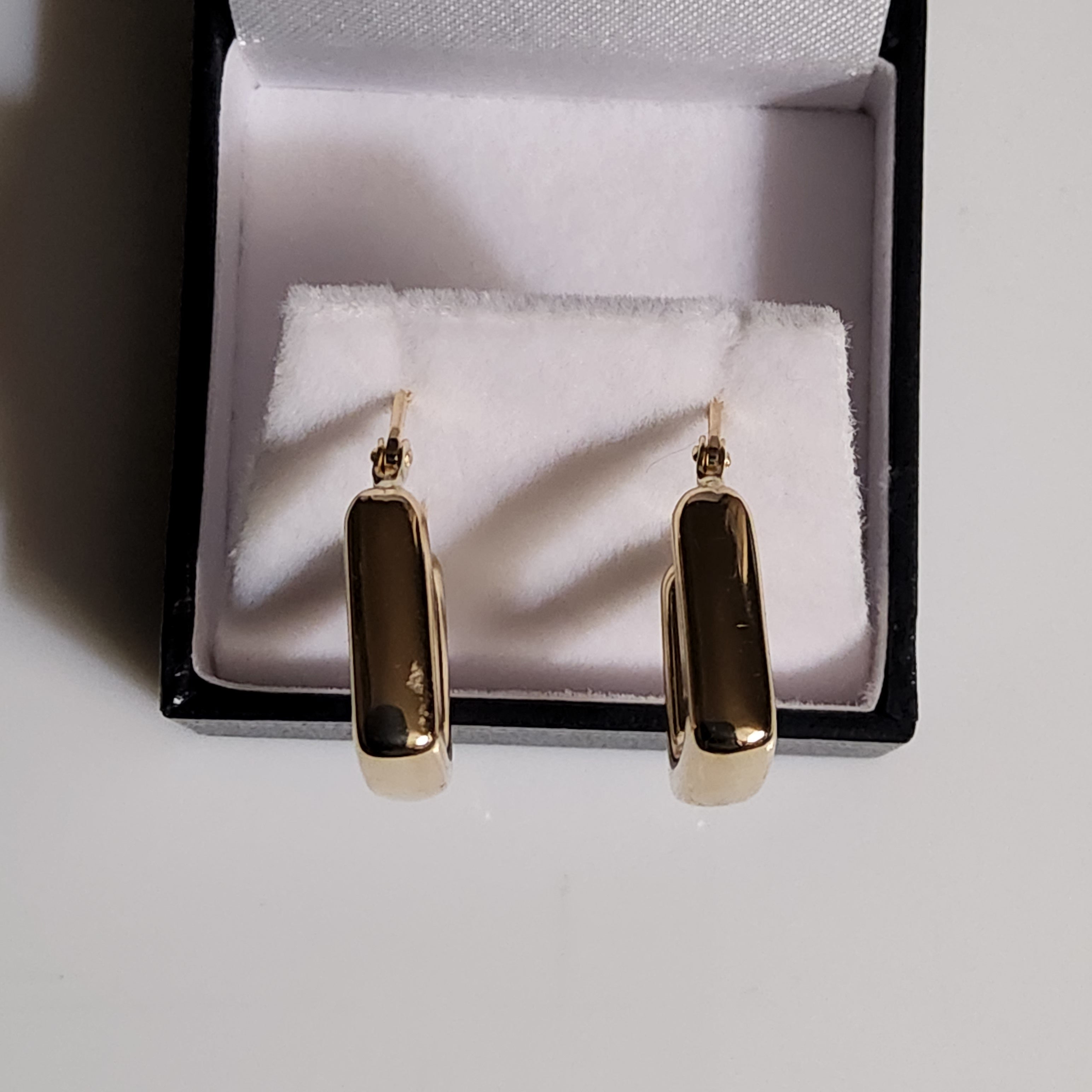 Square Hoop Earrings - 14mm - Yellow Gold 10Kt - $411