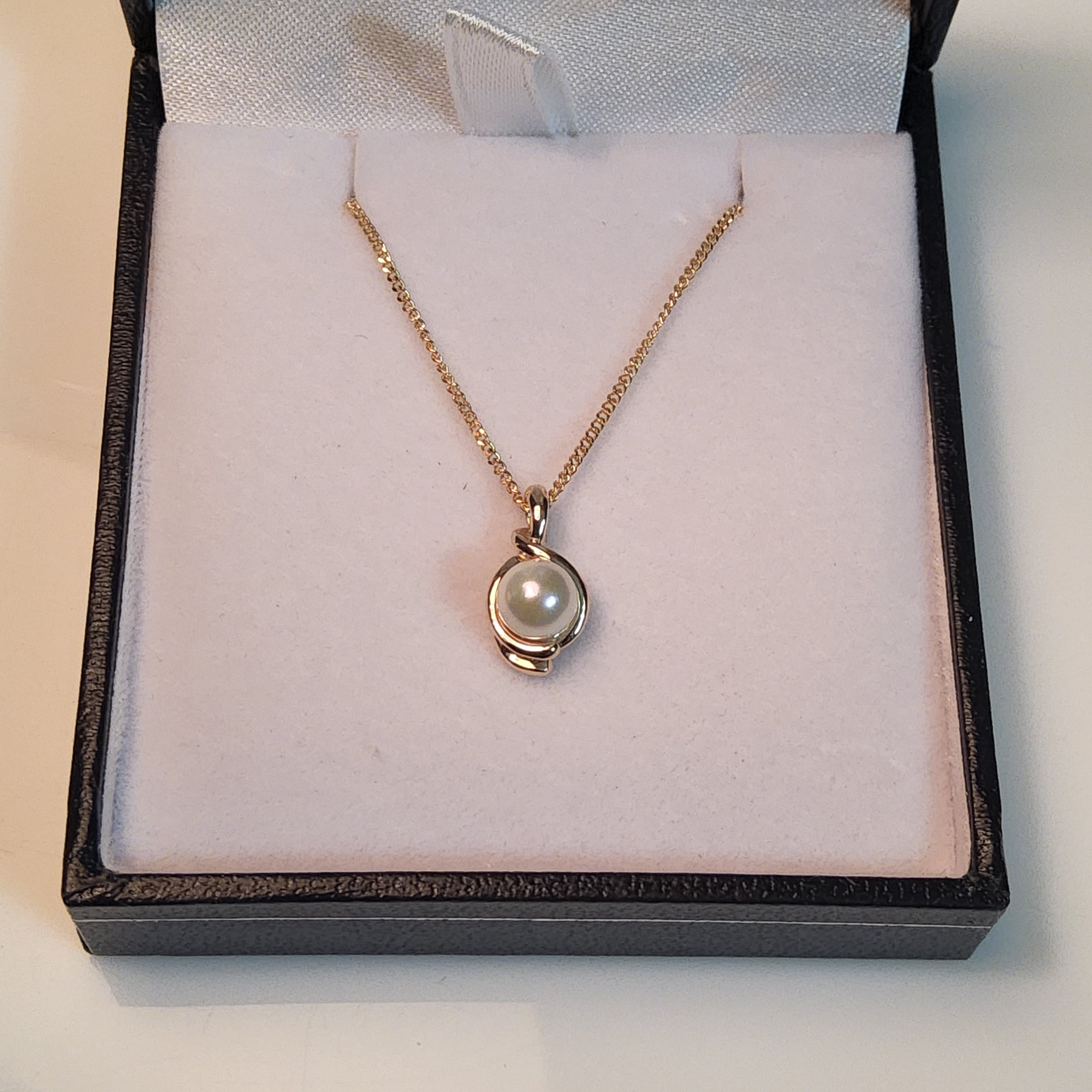 Pearl Pendant - P1233