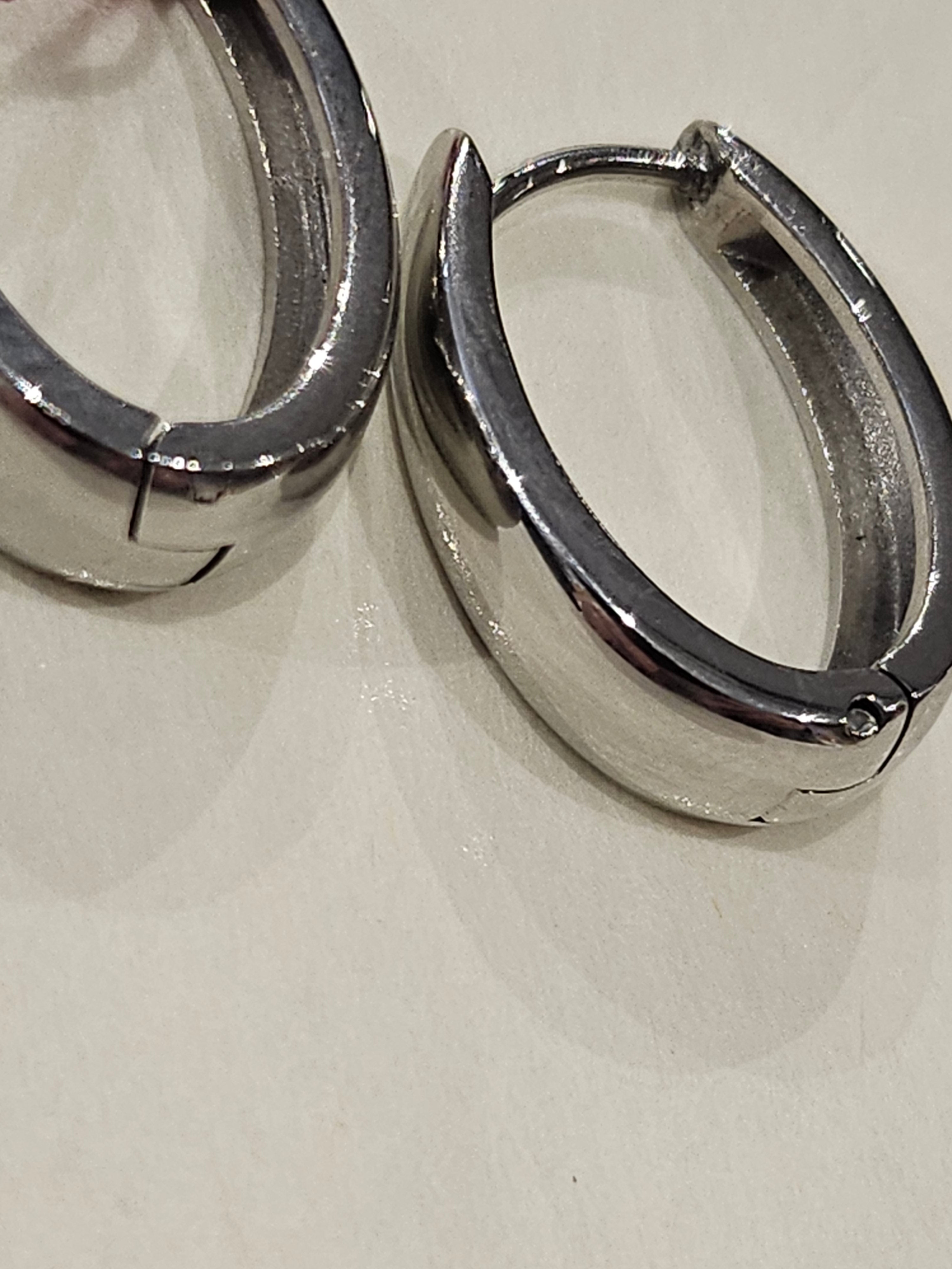 STEELX S/SEarrings - Oval Hoop - Huggie