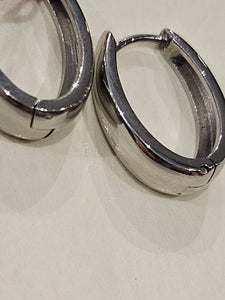 STEELX S/SEarrings - Oval Hoop - Huggie