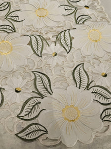 Table Linen - New Daisy - Assorted Sizes - 997