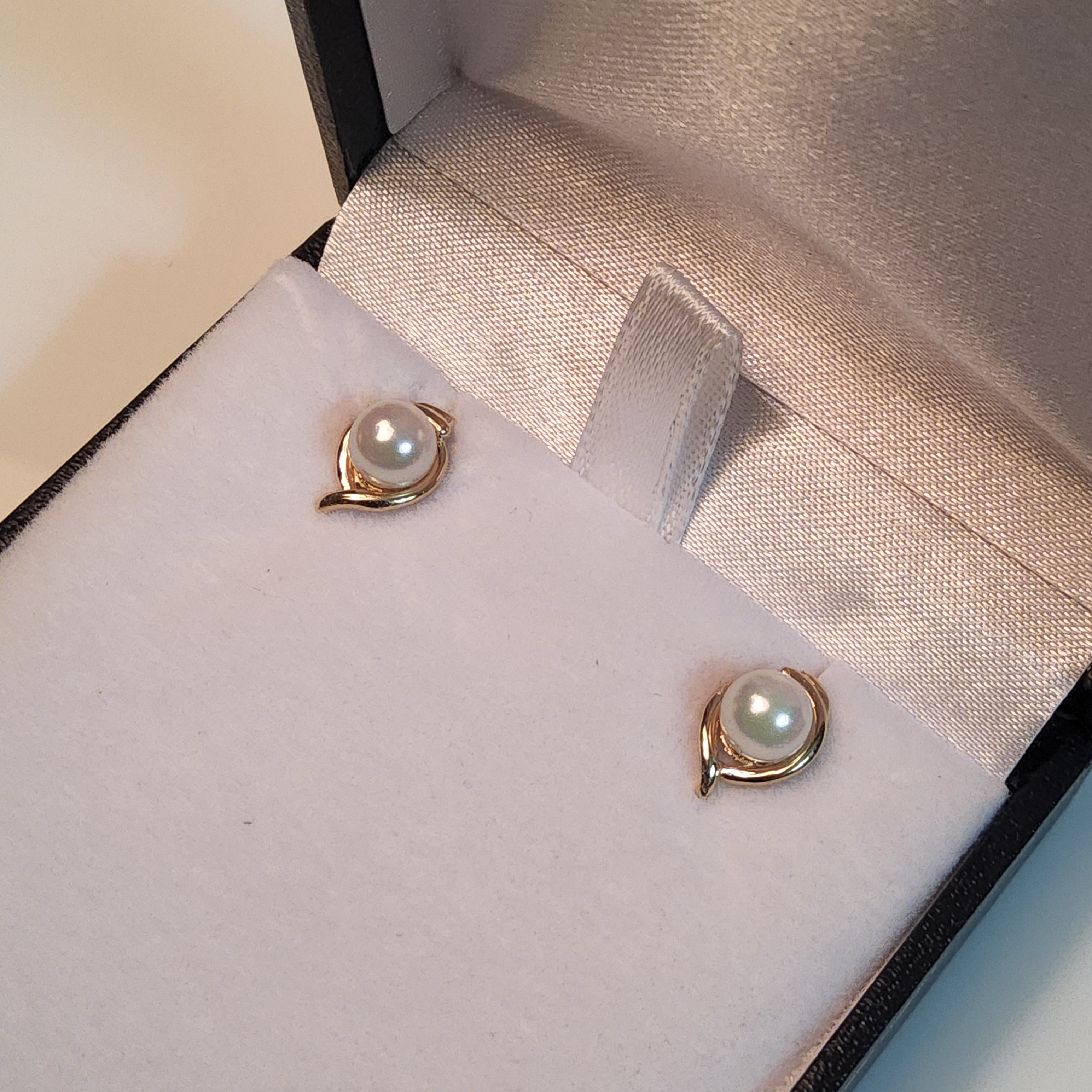 Pearl Earrings - E1130