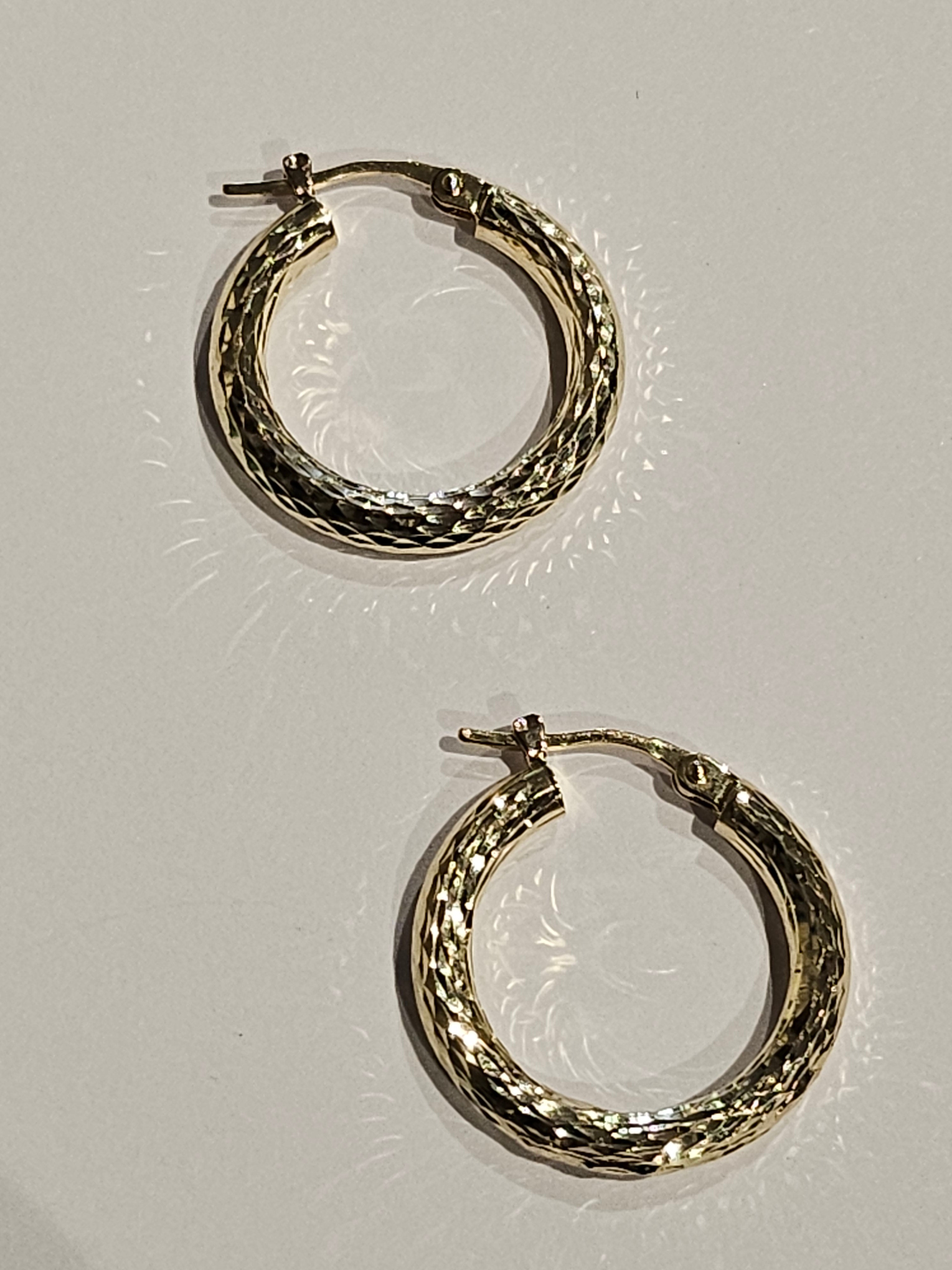 Hoop Earrings - 21mm - Yellow Gold 10Kt - $322