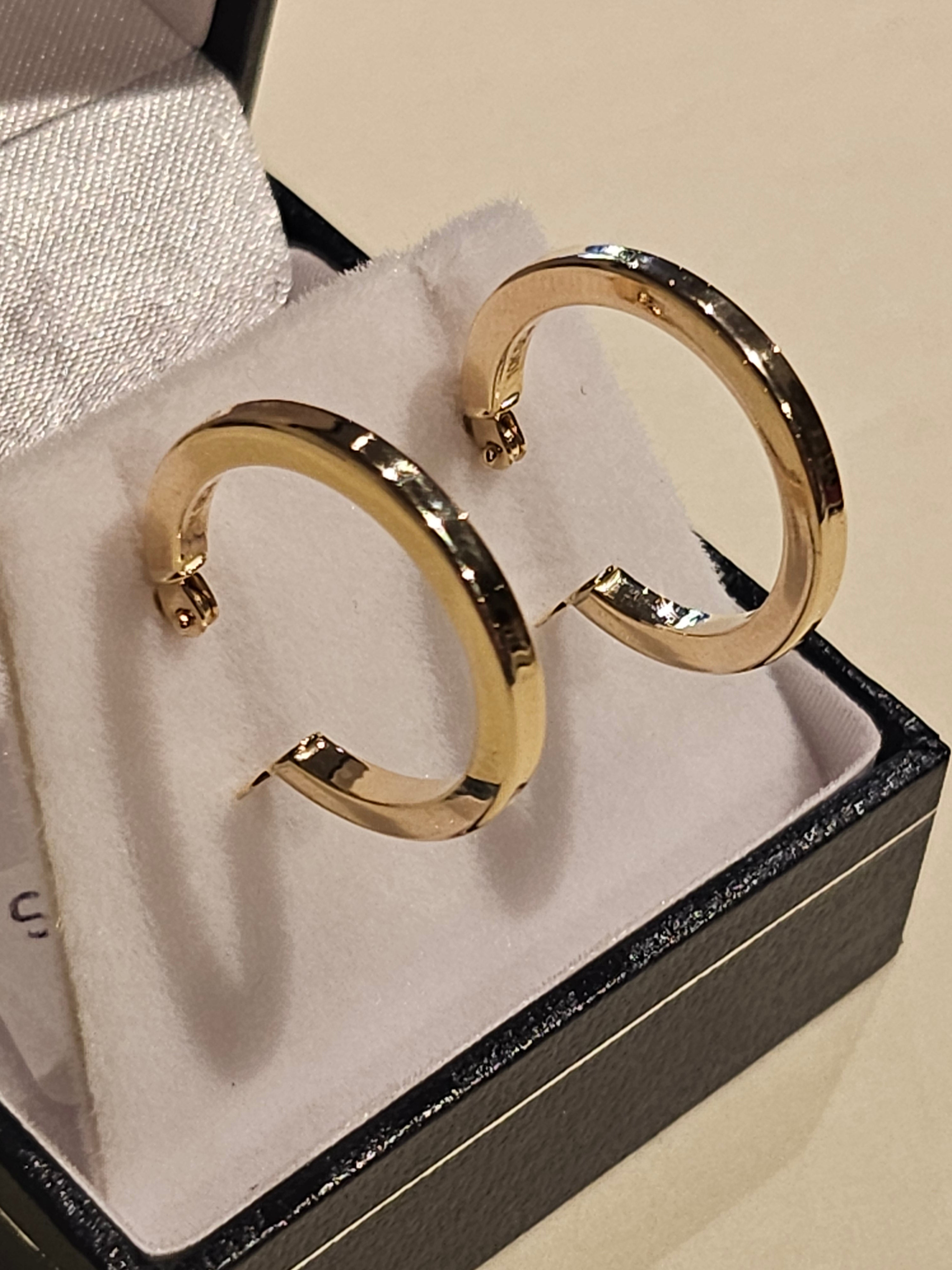 Hoop Earrings - 19mm - Yellow Gold 10Kt - Polished - $242