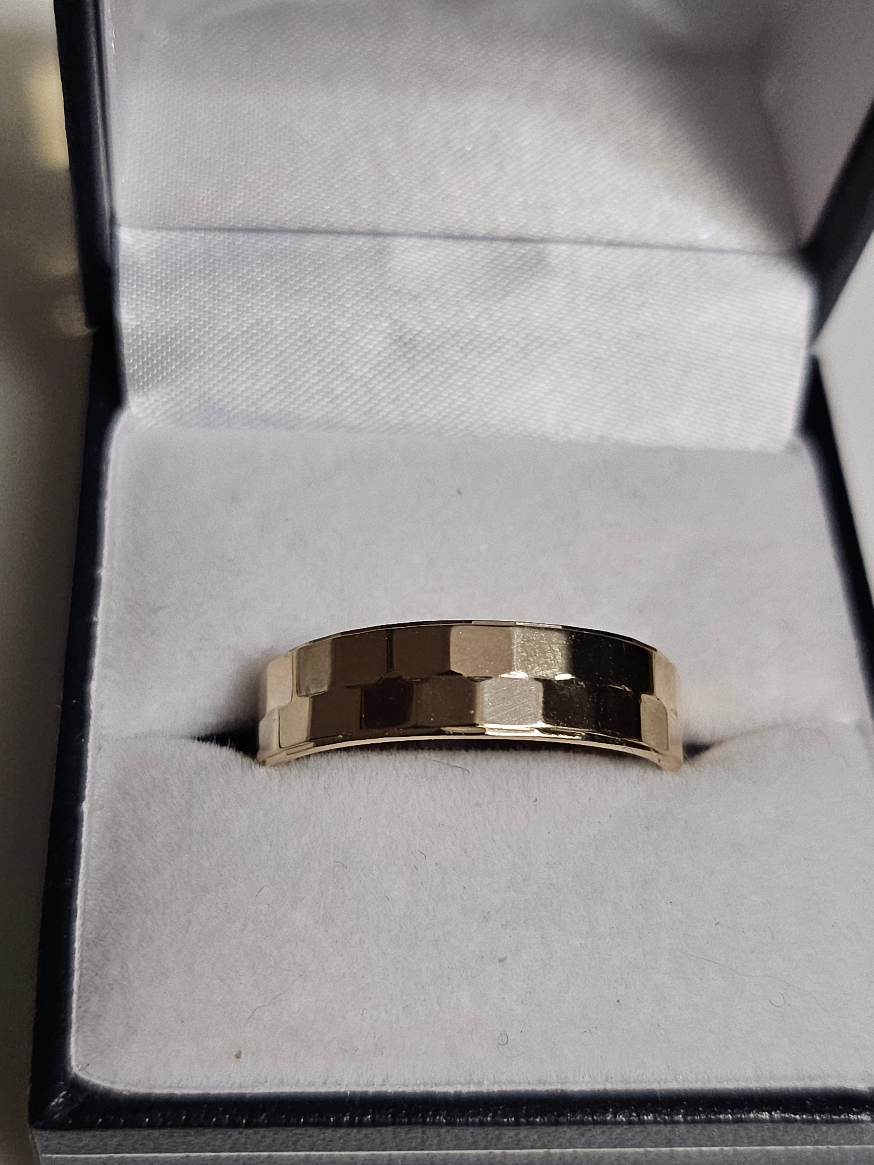 Gold Wedding Band - Men's 1T68M - $2038