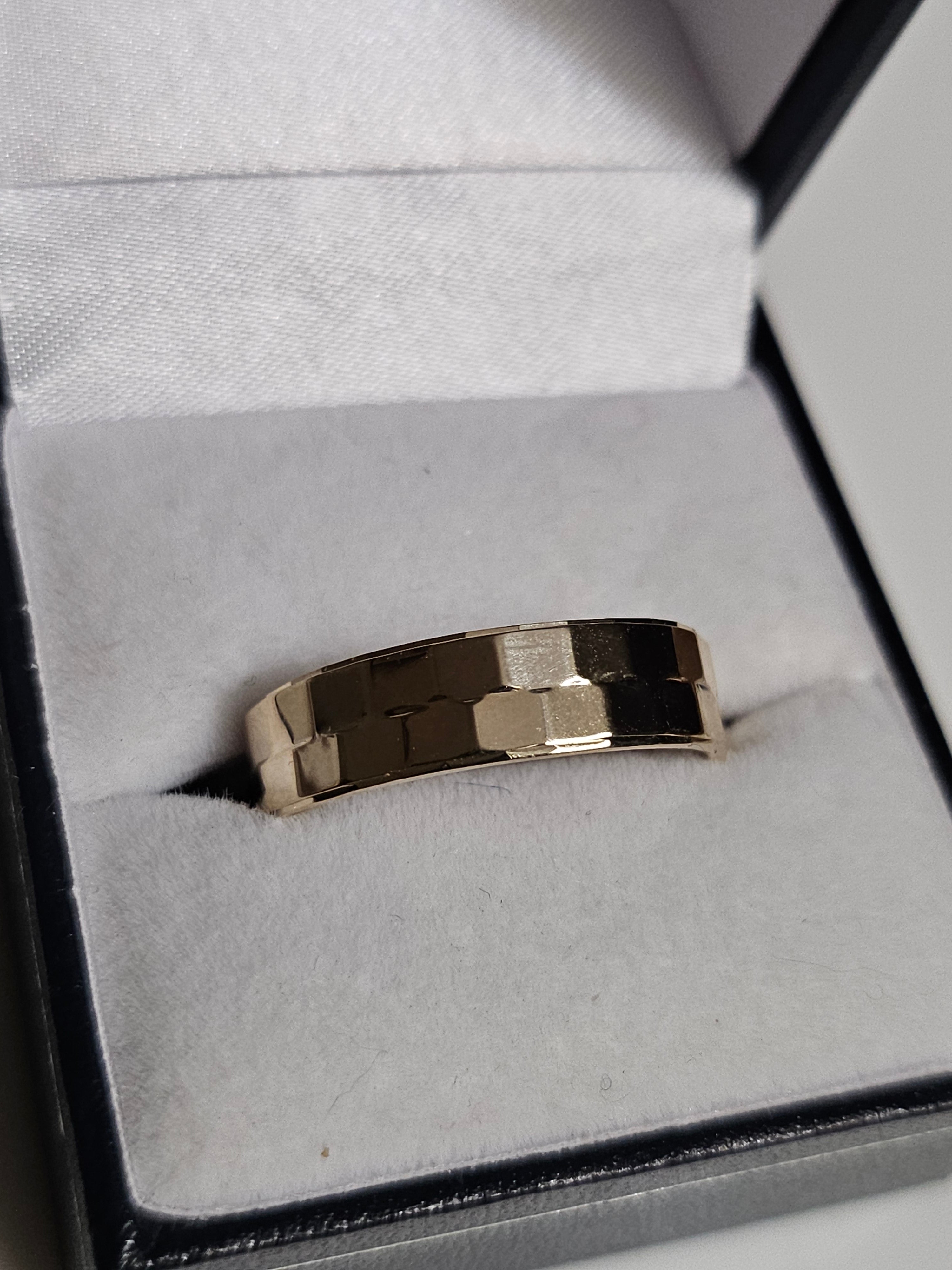 Gold Wedding Band - Men's 1T68M - $2038
