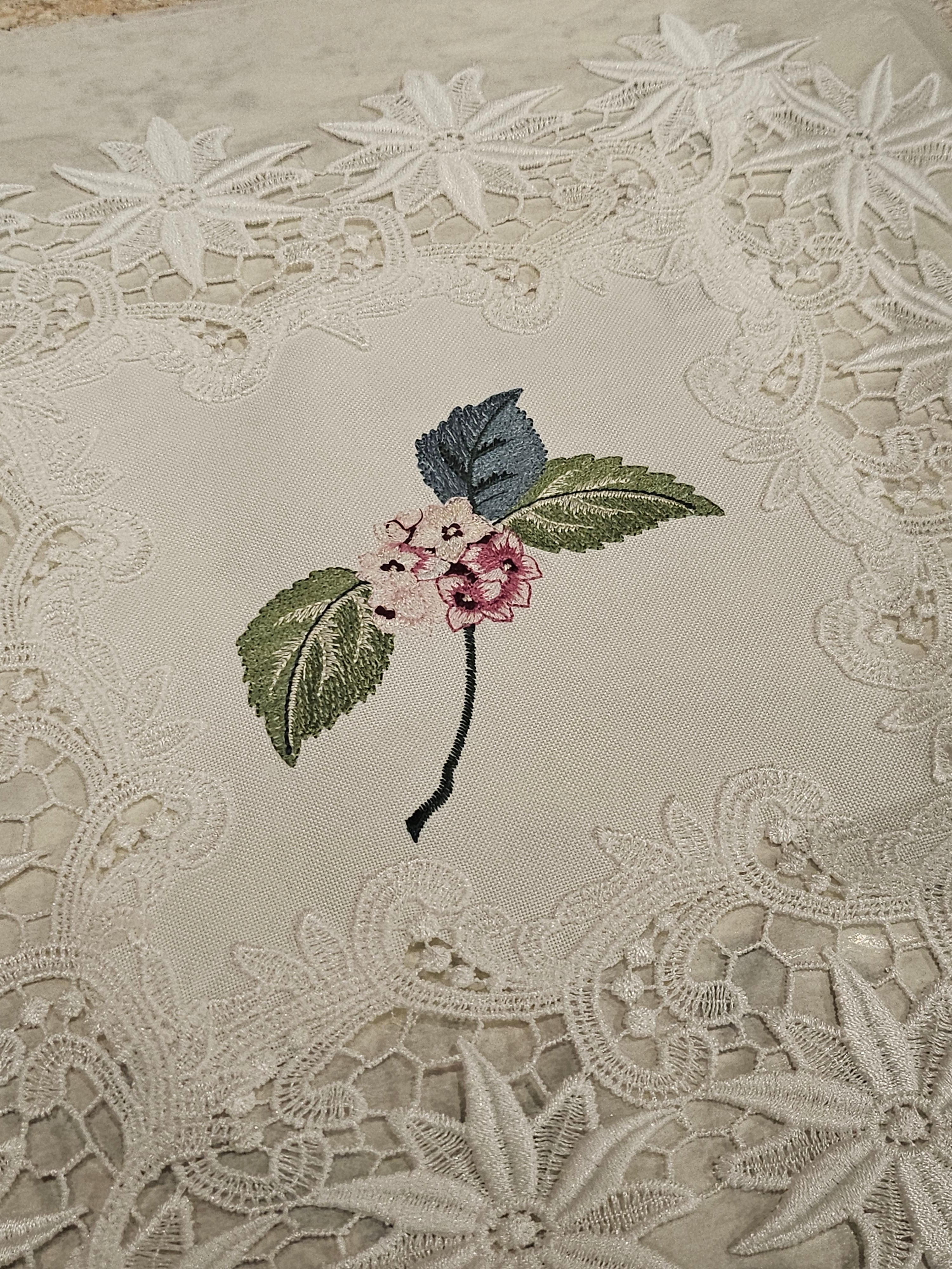 Table Linen - Hydrangea (Pink) - Assorted Sizes - A131