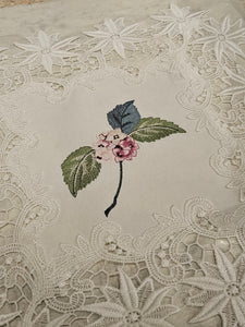 Table Linen - Hydrangea (Pink) - Assorted Sizes - A131