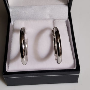 Hoop Earrings - 19mm - White Gold 10Kt - $314