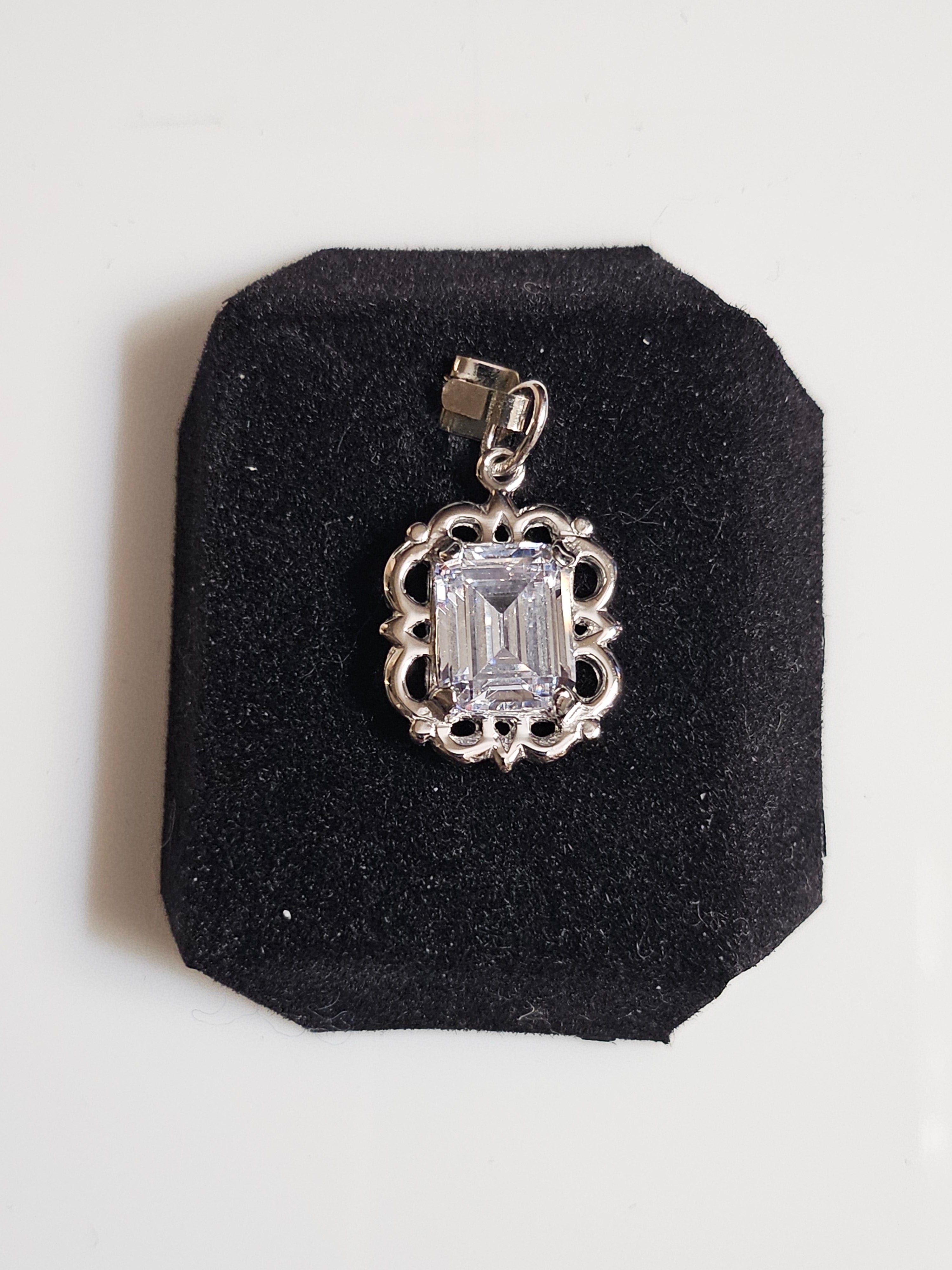 S/SCharm - Clear Stone - 1729