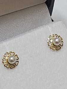 Gold Stud Earrings - Flower - 14Kt - YE2075