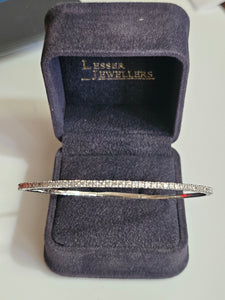 Gold Diamond Bangle - 10Kt  (Lab-grown Diamonds)