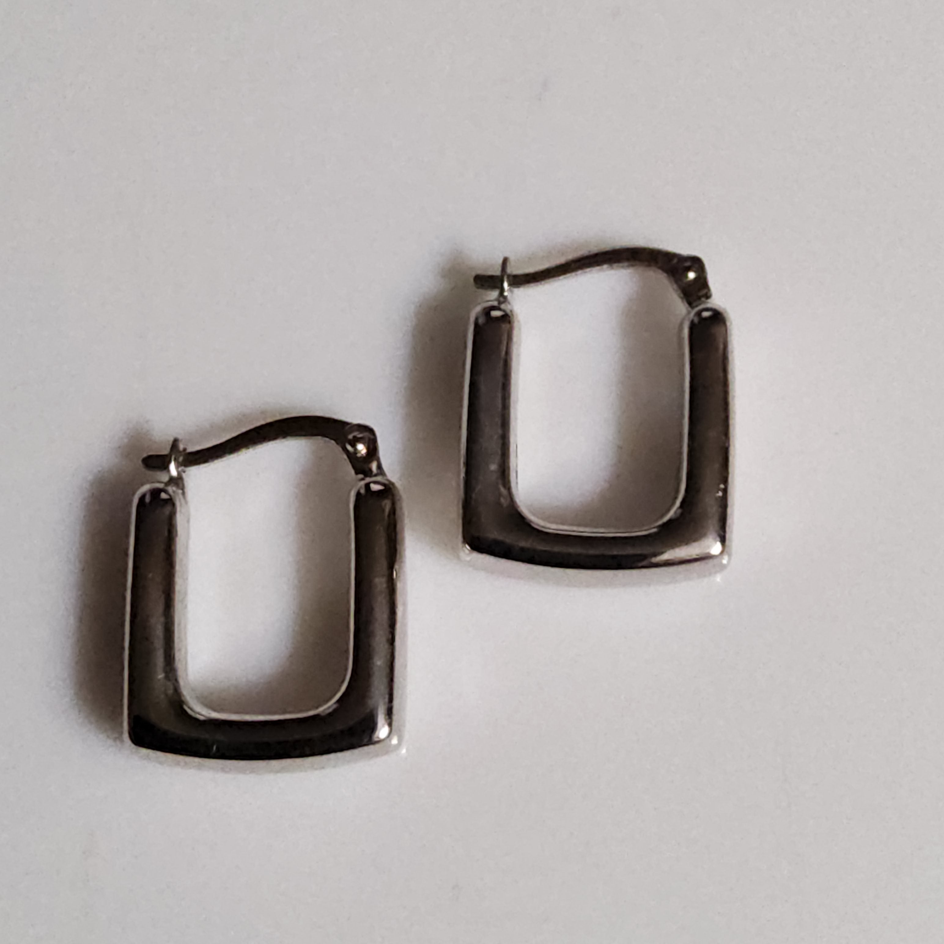 Square Hoop Earrings - 14mm - White Gold 10Kt - $435