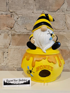 Birdhouse - Decorative - Bee Gnome on Honey Pot - 10280