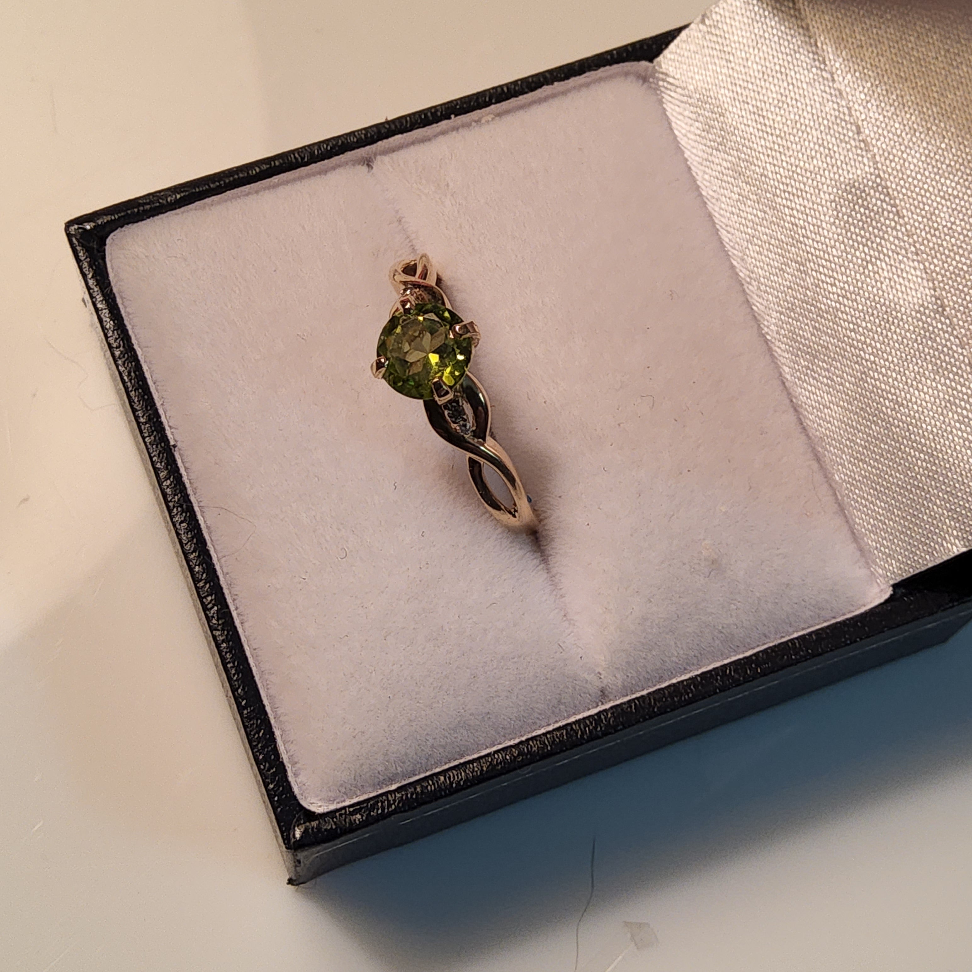 Peridot Ring with Diamonds - RYD00446
