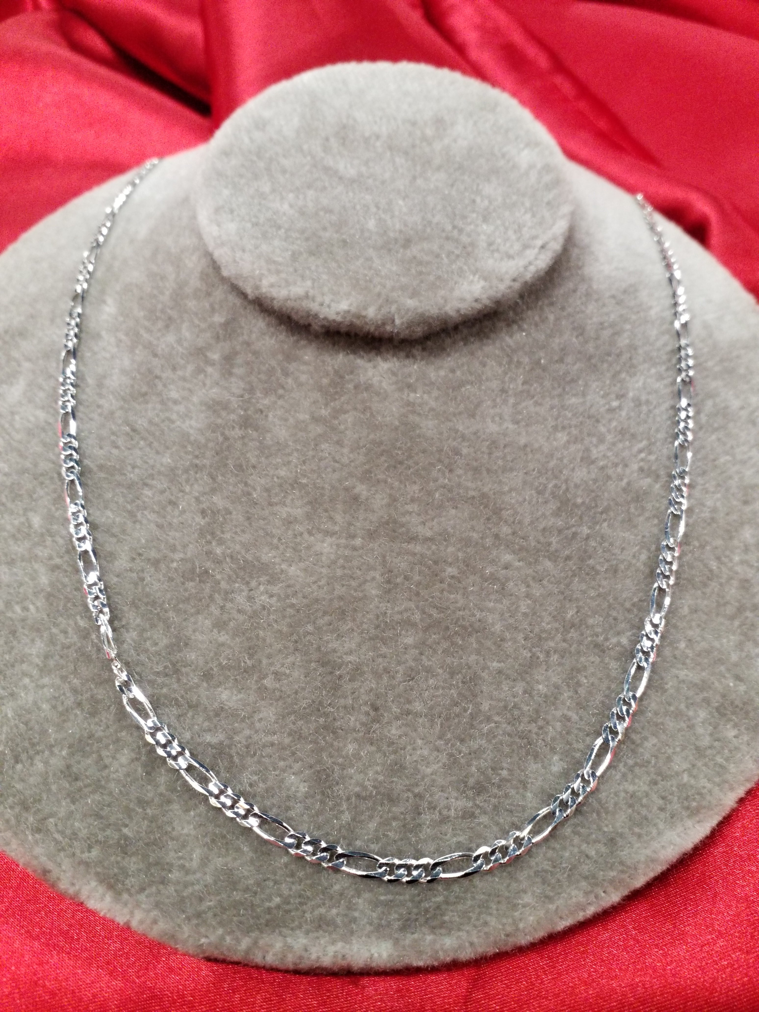 24" 10Kt White Gold Figaro Style Chain